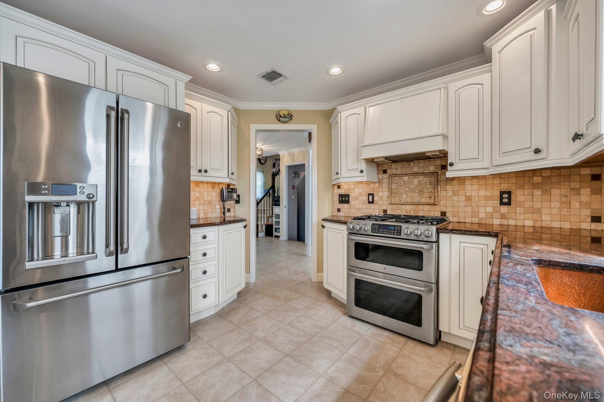 #19 photo, 4 Vera Court, サフォーク郡 Centereach , NY 11720