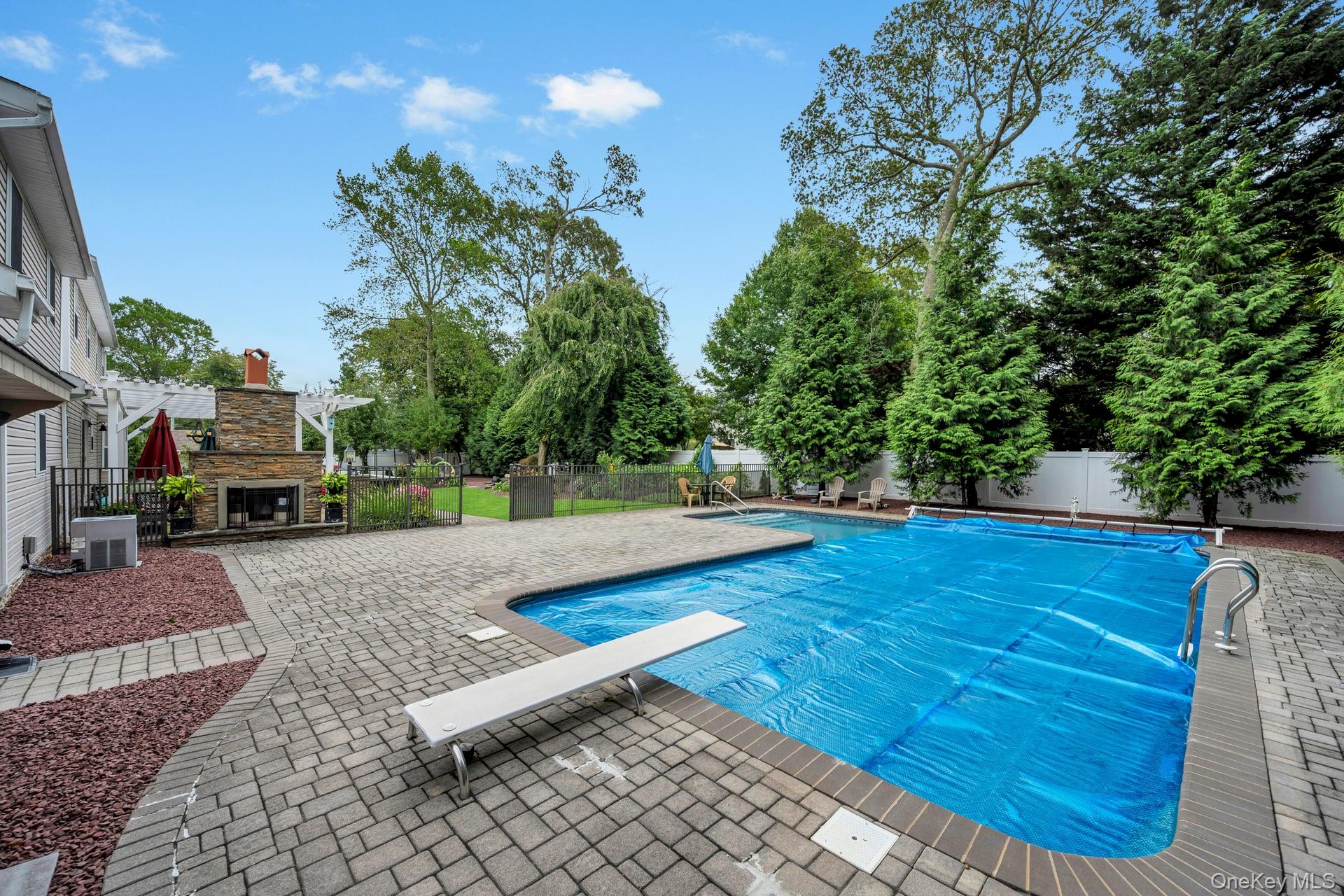 #9 photo, 4 Vera Court, サフォーク郡 Centereach , NY 11720