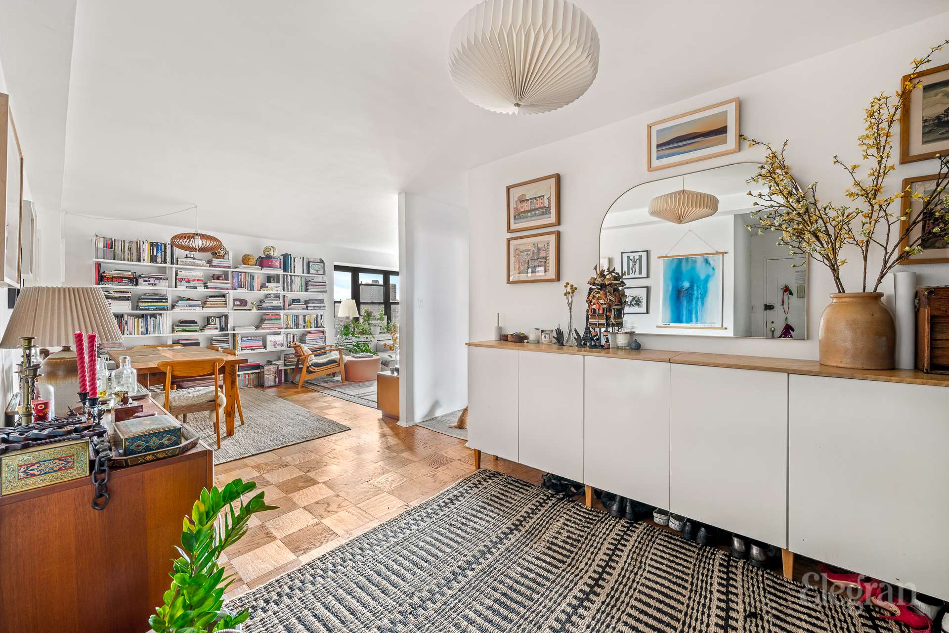 #3 photo, 212 E Broadway, マンハッタン Lower East Side , NY 10002-2010