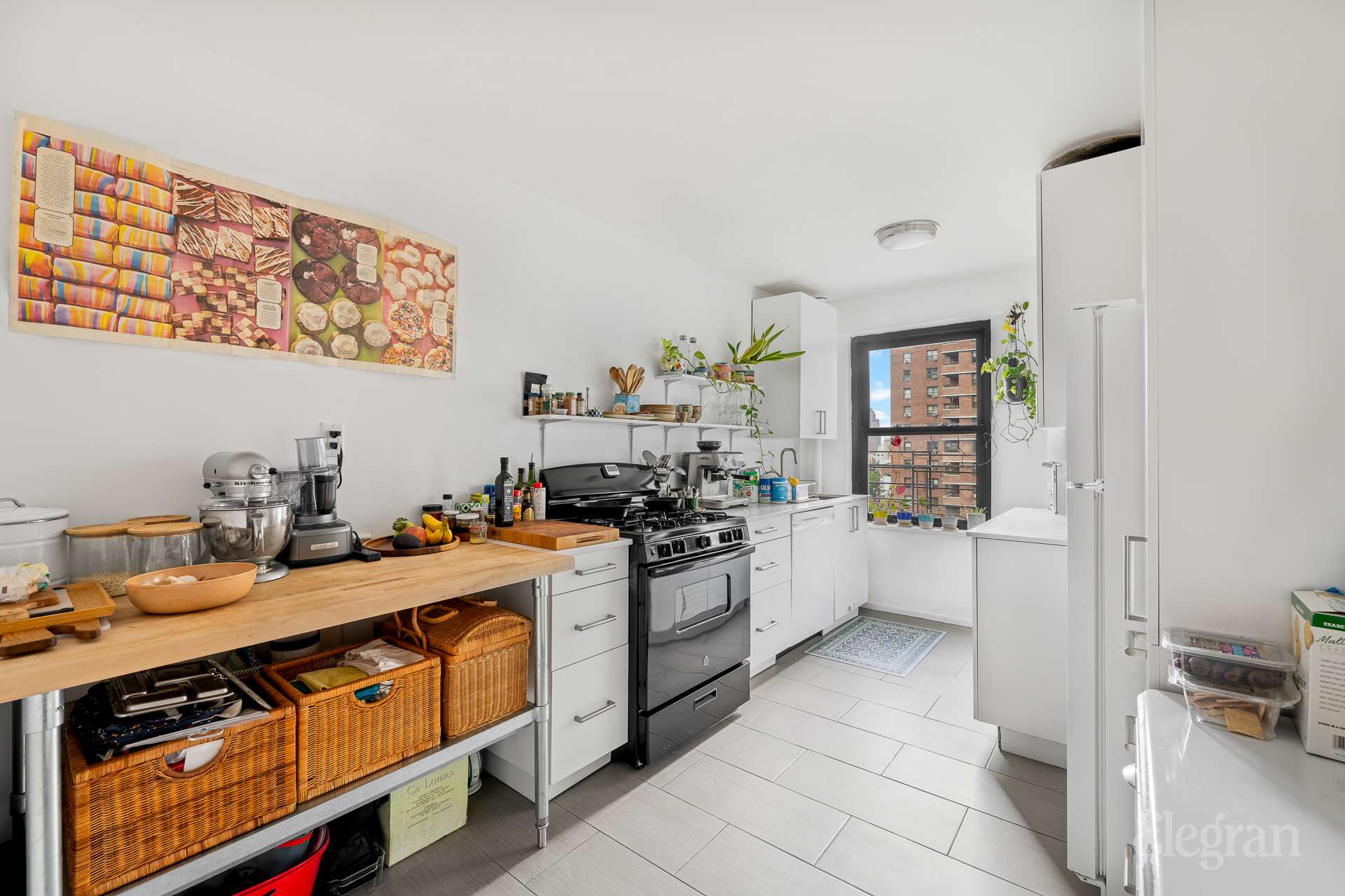 #8 photo, 212 E Broadway, マンハッタン Lower East Side , NY 10002-2010