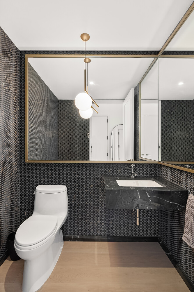 #13 photo, 438 E 12TH Street, マンハッタン East Village , NY 10009