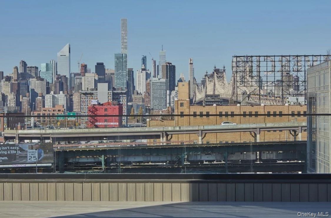 #12 photo, 2412 42nd Road, クイーンズ区 Long Island City , NY 11101