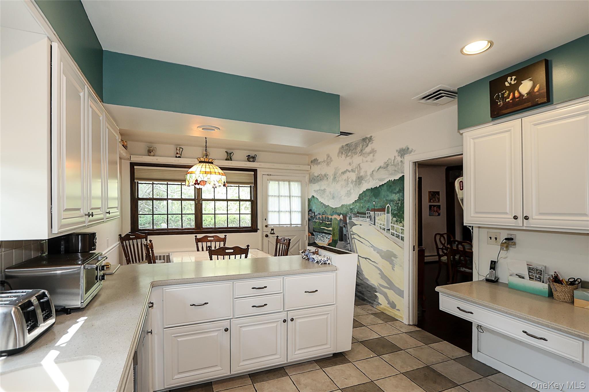 #12 photo, 245 Birch Drive, ナッソー郡 Roslyn , NY 11576