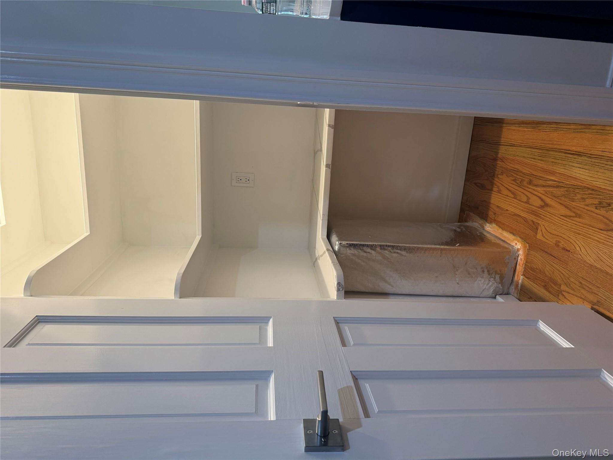 #4 photo, 60 Eisenhower Drive, サフォーク郡 East Quogue , NY 11942