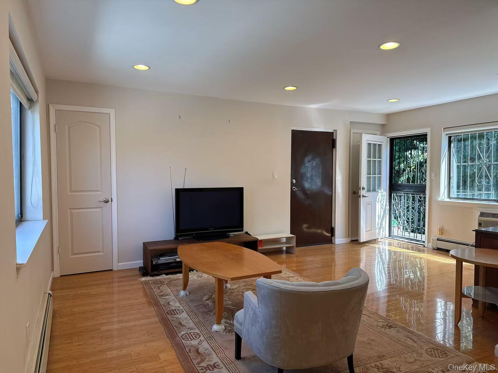 #6 photo, 14134 33rd Avenue, クイーンズ区 Flushing , NY 11354