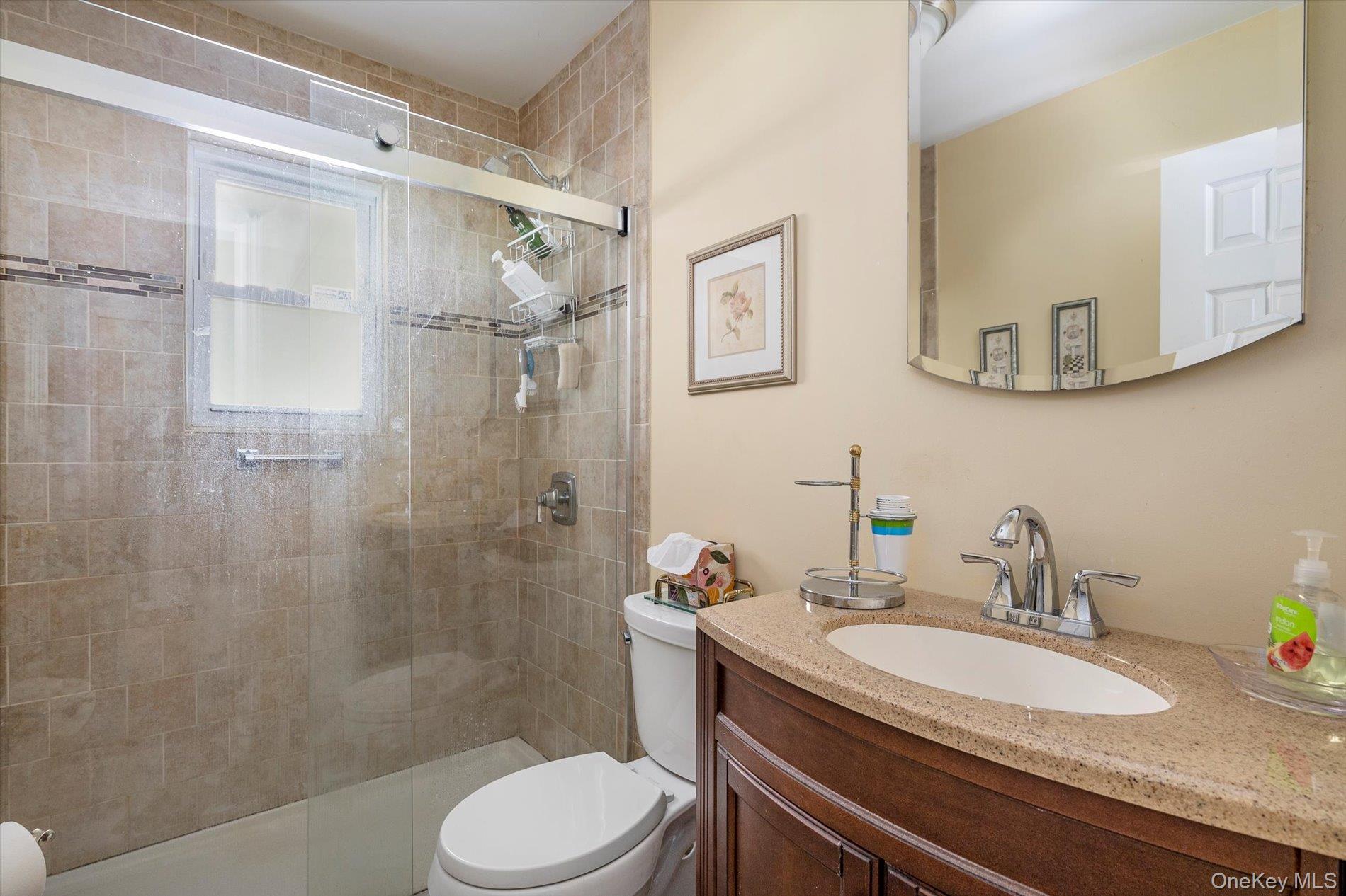 #12 photo, 588 Boxwood Drive, サフォーク郡 Shirley , NY 11967