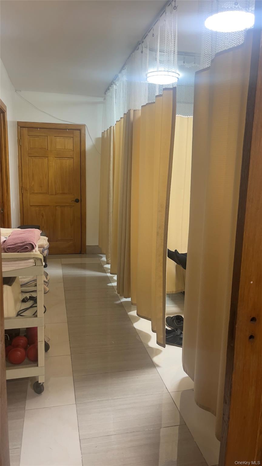 #12 photo, 85-14 168th Street, クイーンズ区 Jamaica Hills , NY 11432