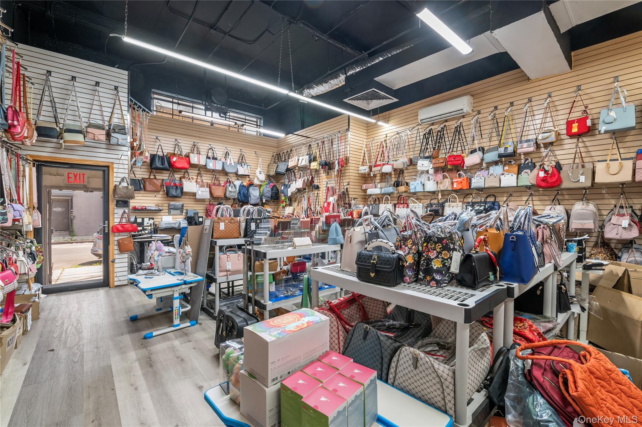 #9 photo, 59-48 55th Street, クイーンズ区 Maspeth , NY 11378