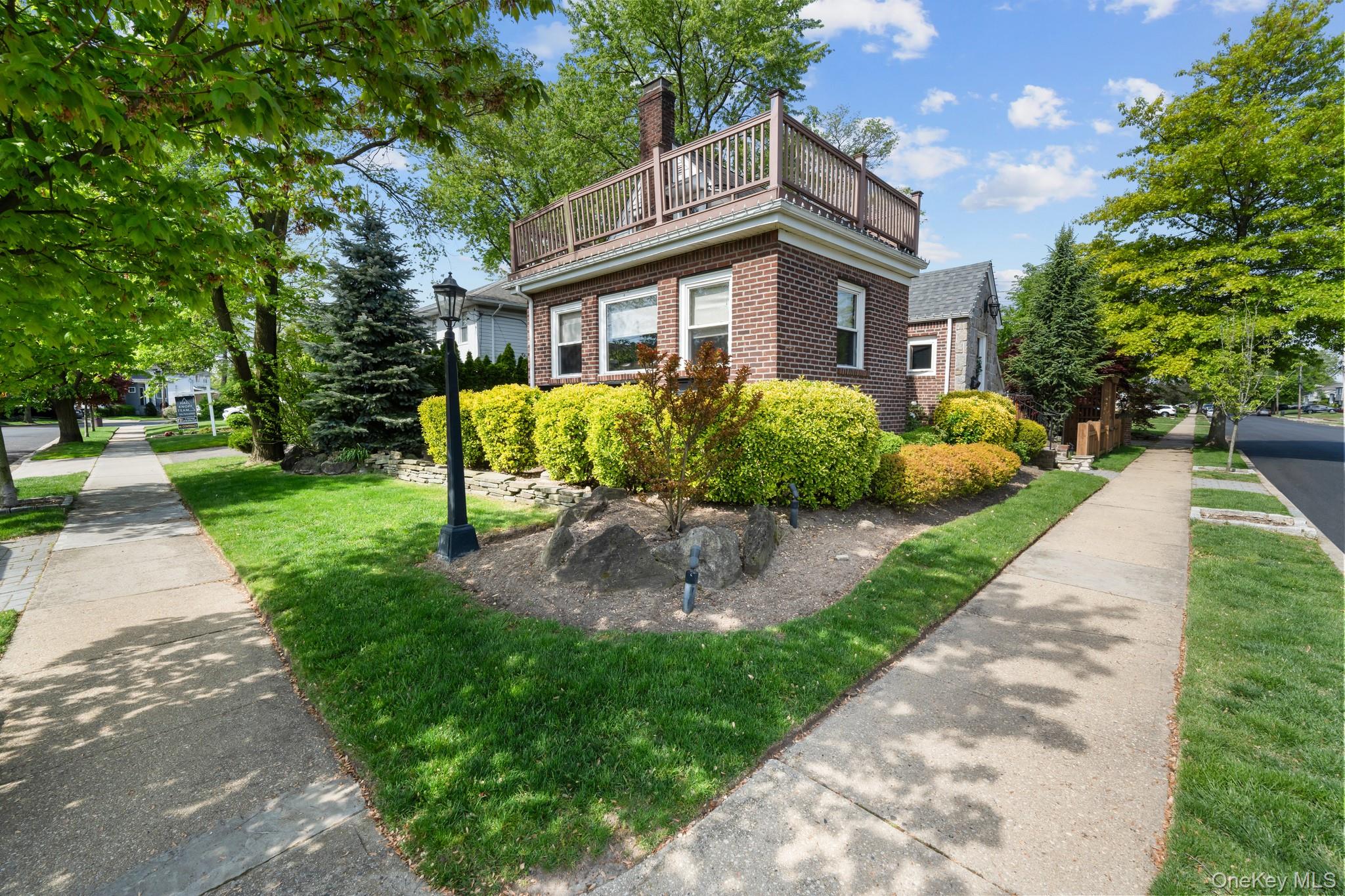 #10 photo, 29 W Henrietta Avenue, Oceanside , NY 11572