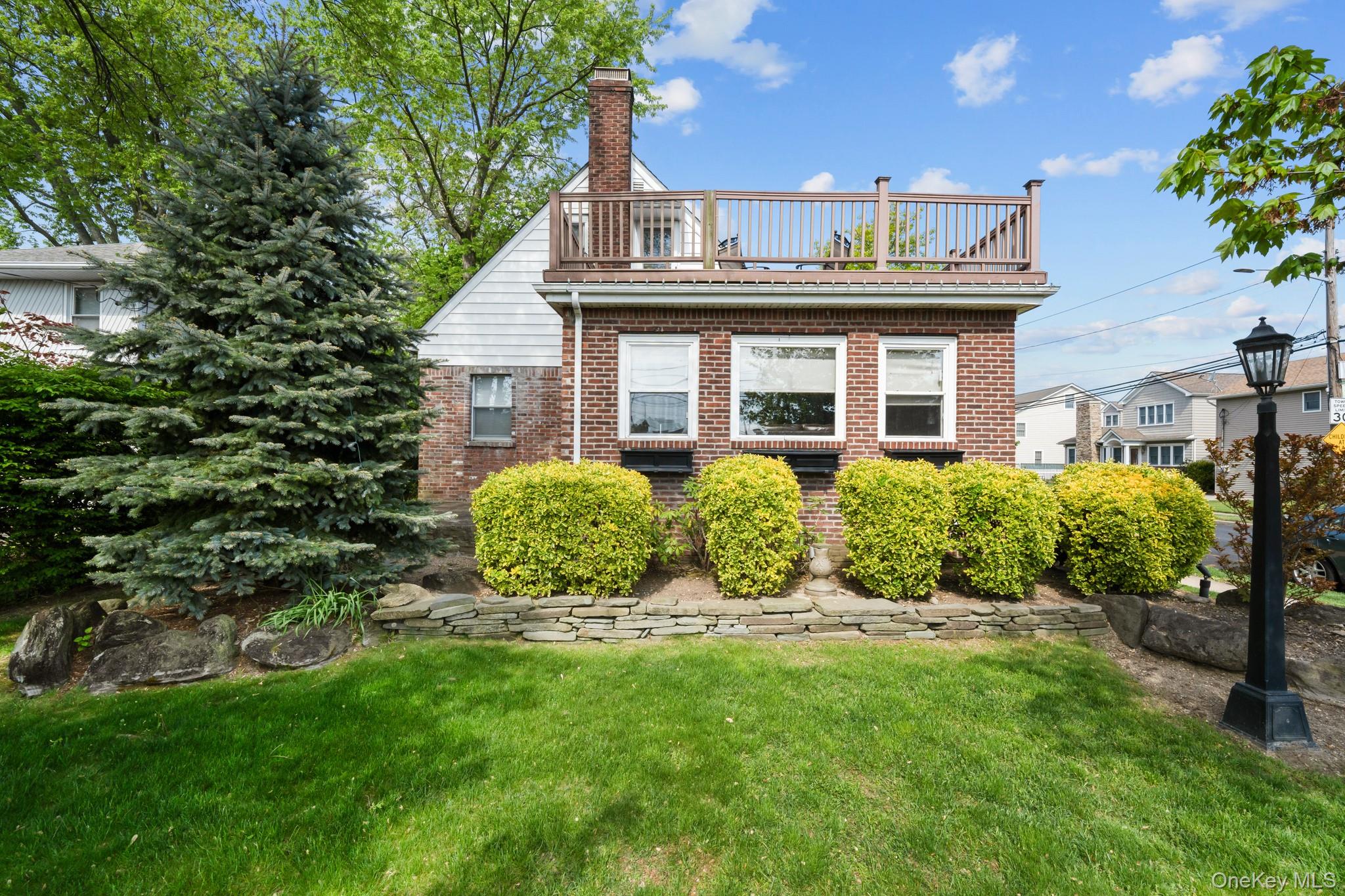 #12 photo, 29 W Henrietta Avenue, Oceanside , NY 11572