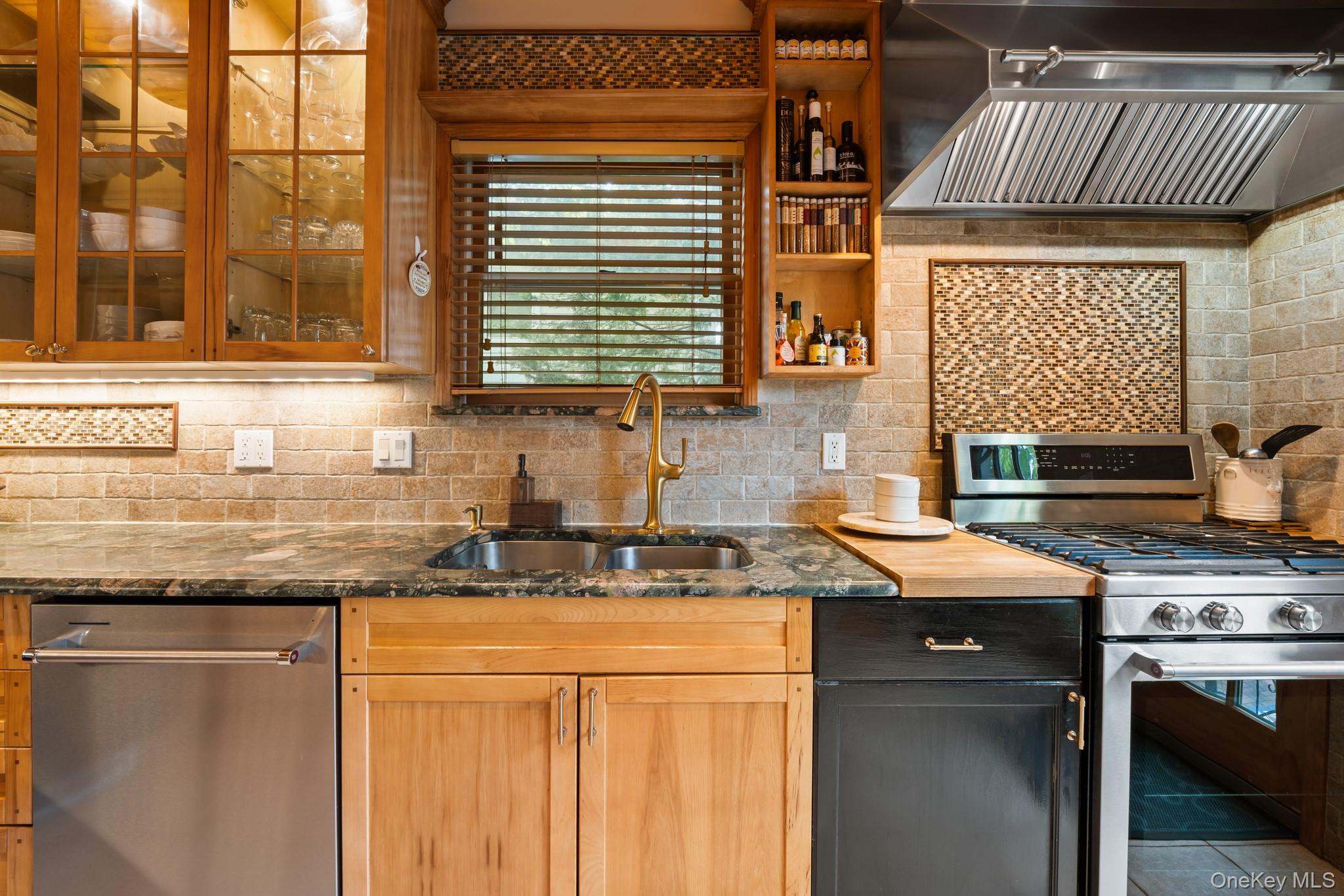 #18 photo, 29 W Henrietta Avenue, Oceanside , NY 11572