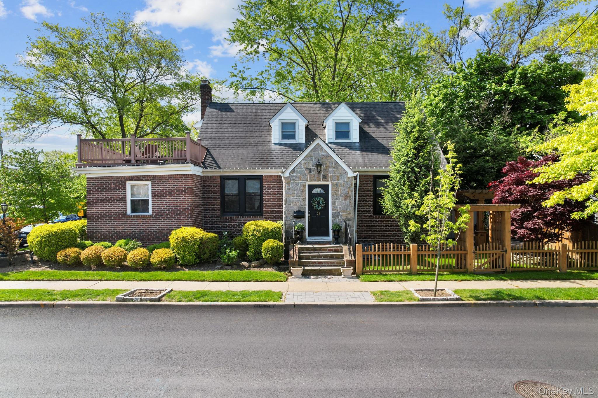 #4 photo, 29 W Henrietta Avenue, Oceanside , NY 11572