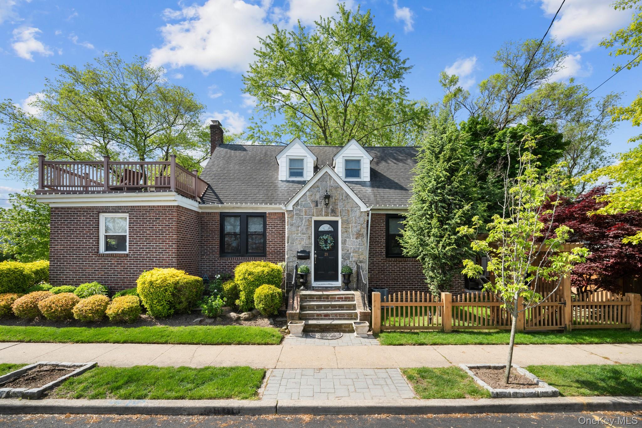 #9 photo, 29 W Henrietta Avenue, Oceanside , NY 11572