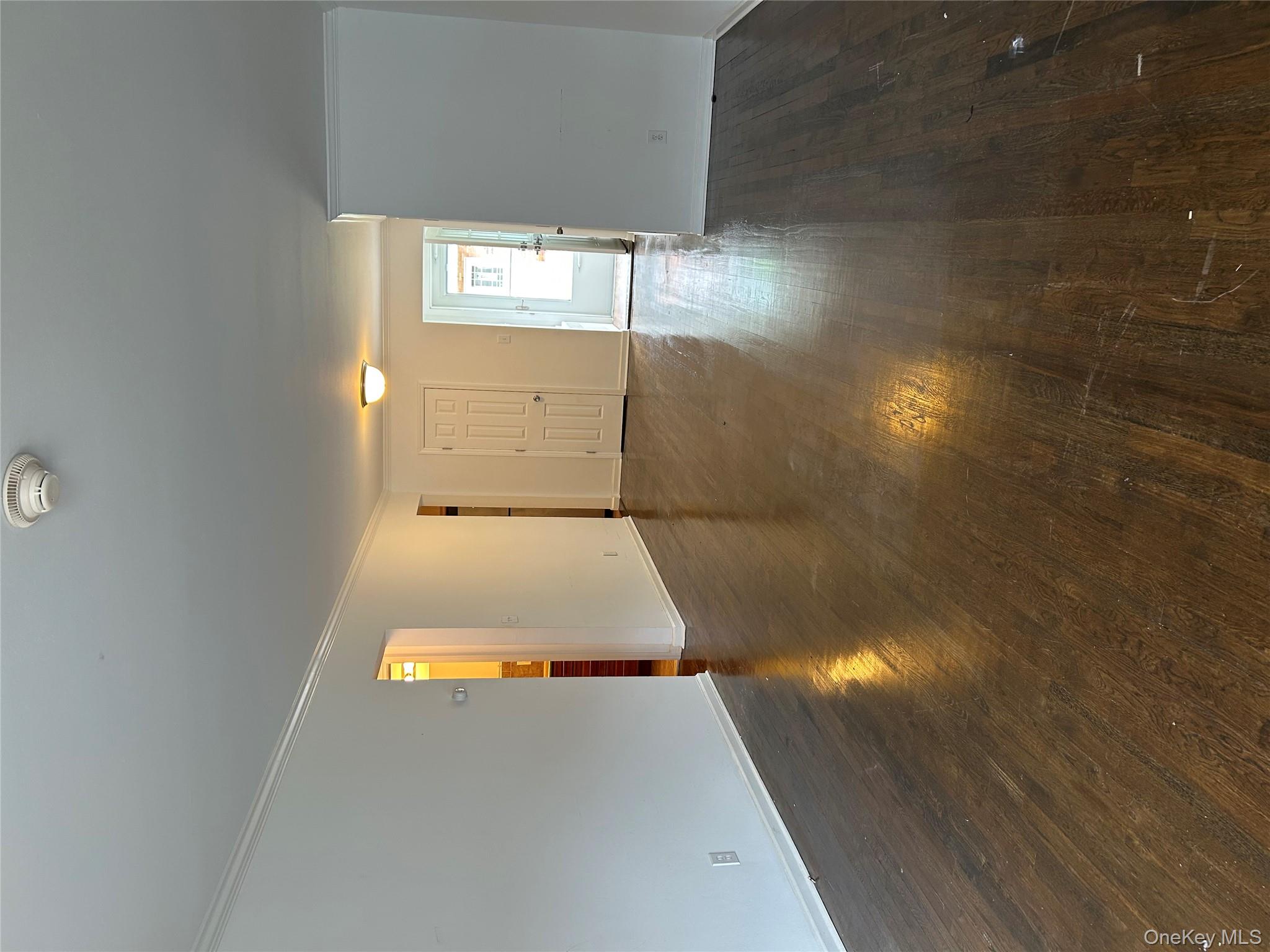 #4 photo, 452 Dawson Lane, Jericho , NY 11753