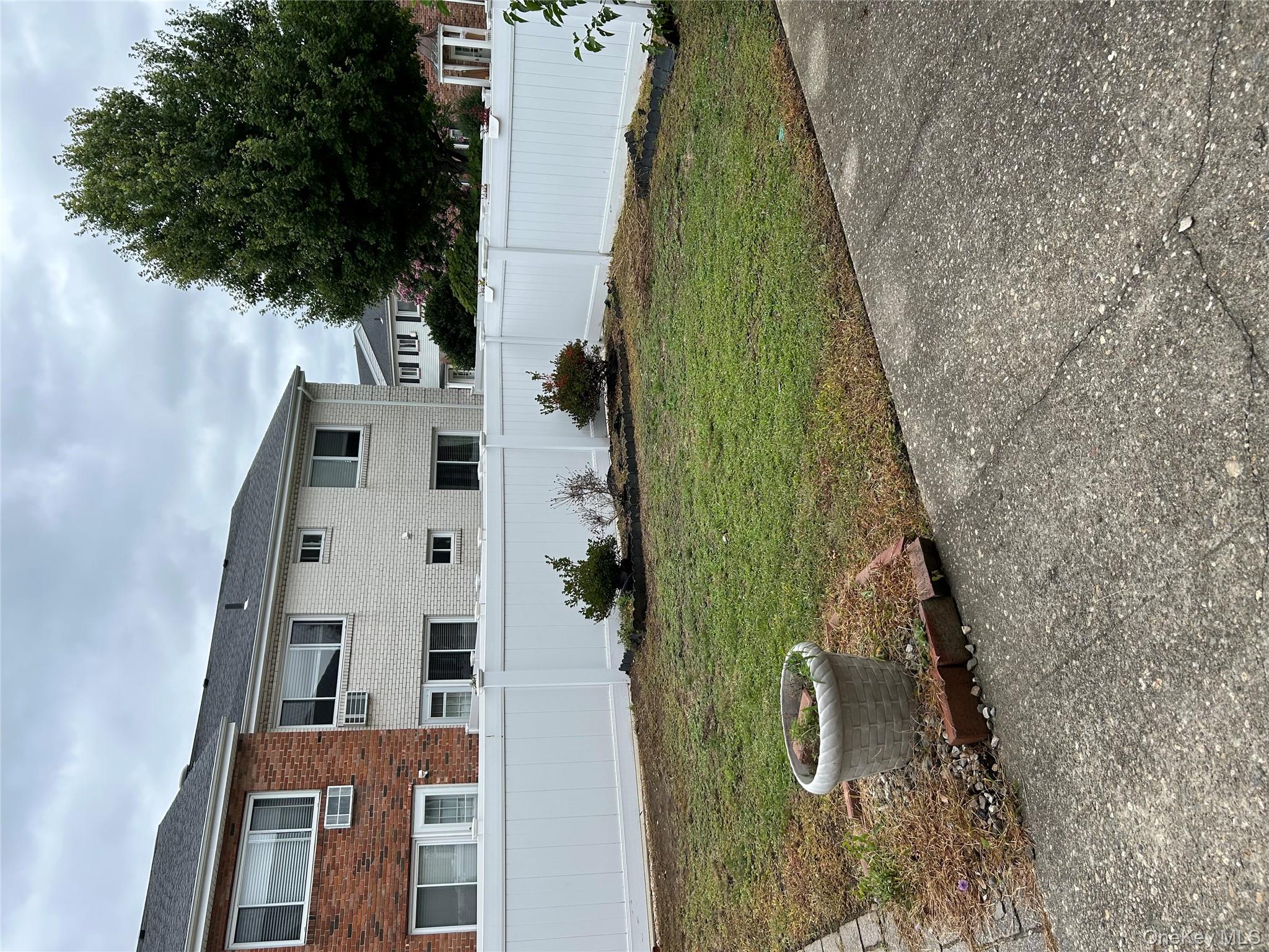 #8 photo, 452 Dawson Lane, Jericho , NY 11753