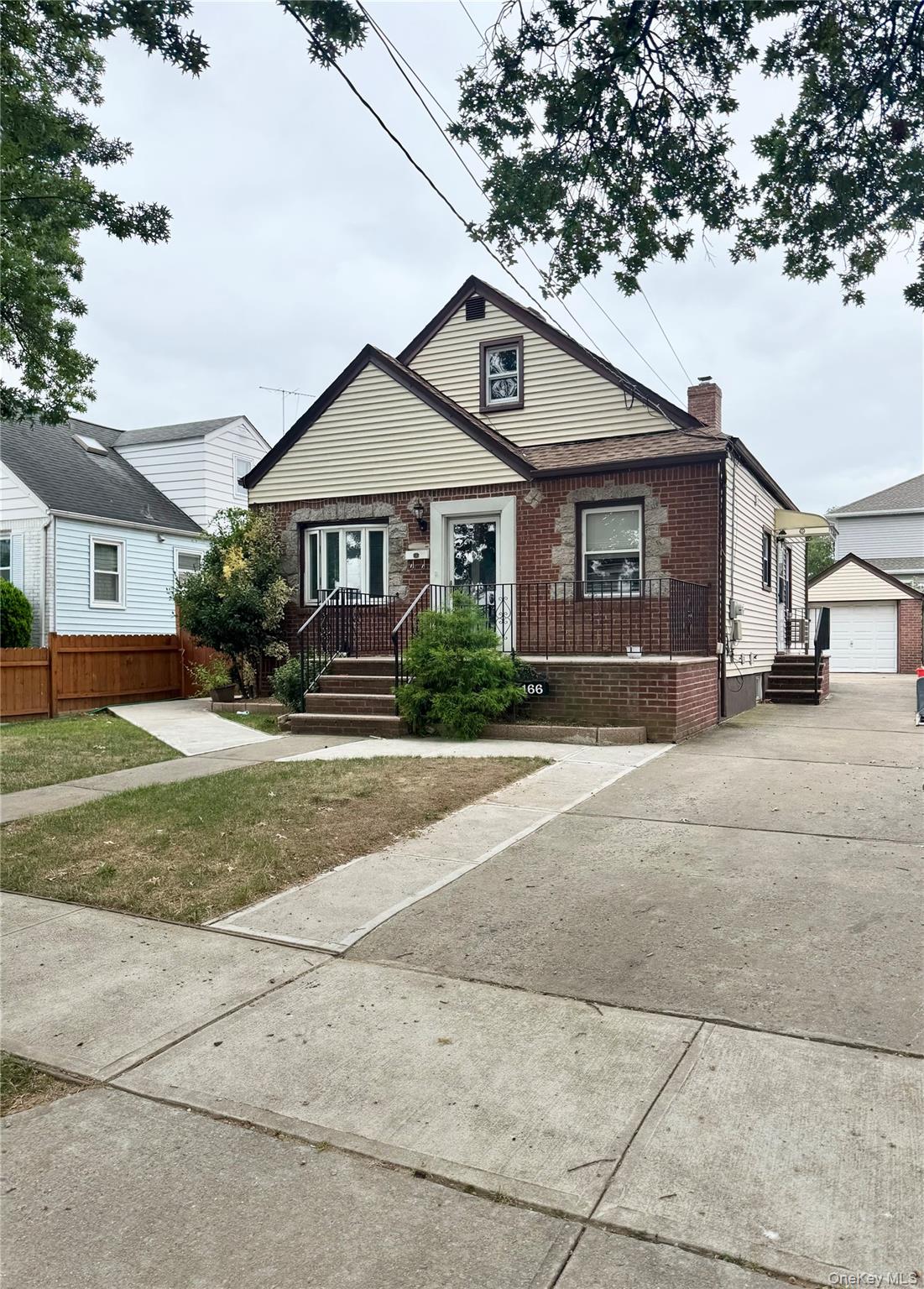 #1 photo, 166 Belmont Boulevard, नासाउ काउंटी Elmont , NY 11003