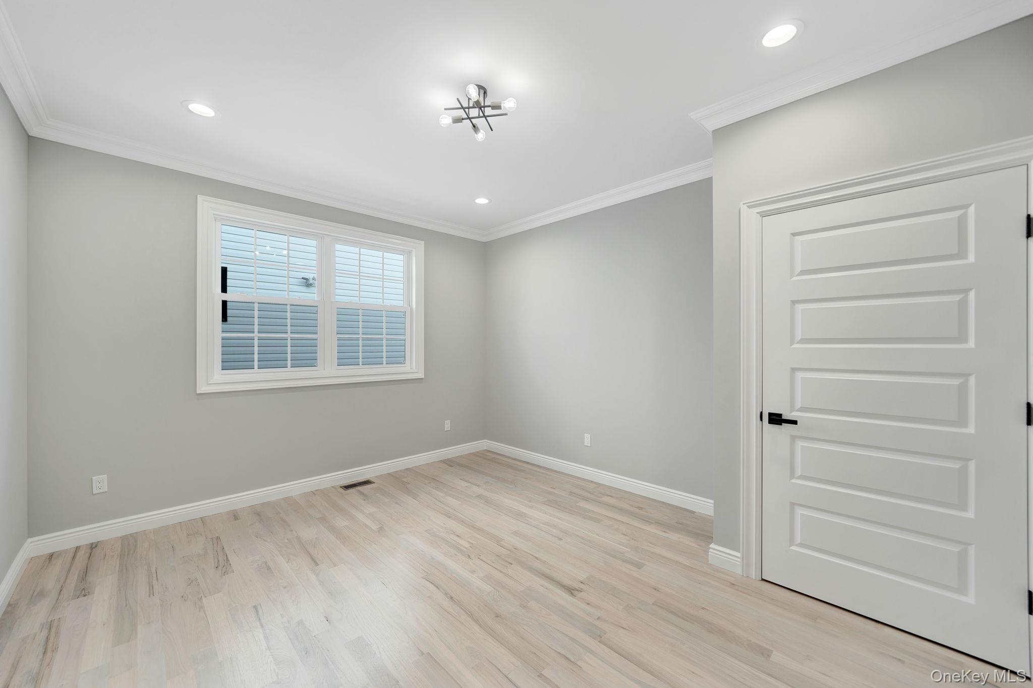 #16 photo, 2092 Hoffman Avenue, ナッソー郡 Elmont , NY 11003