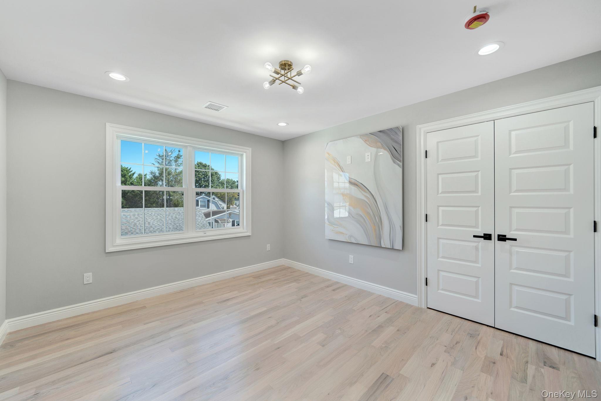 #20 photo, 2092 Hoffman Avenue, ナッソー郡 Elmont , NY 11003