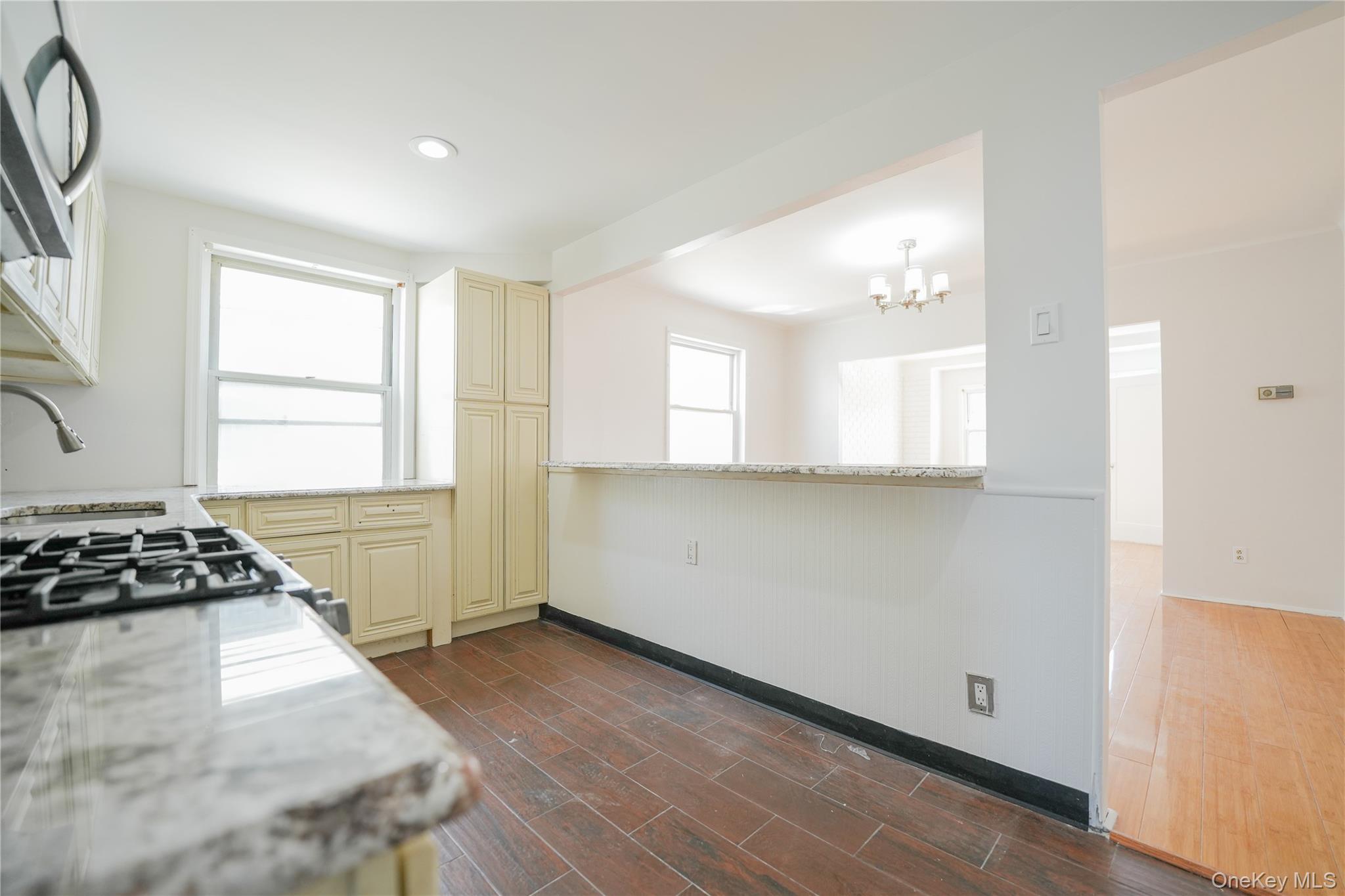 #10 photo, 6167 56th Street, クイーンズ区 Maspeth , NY 11378