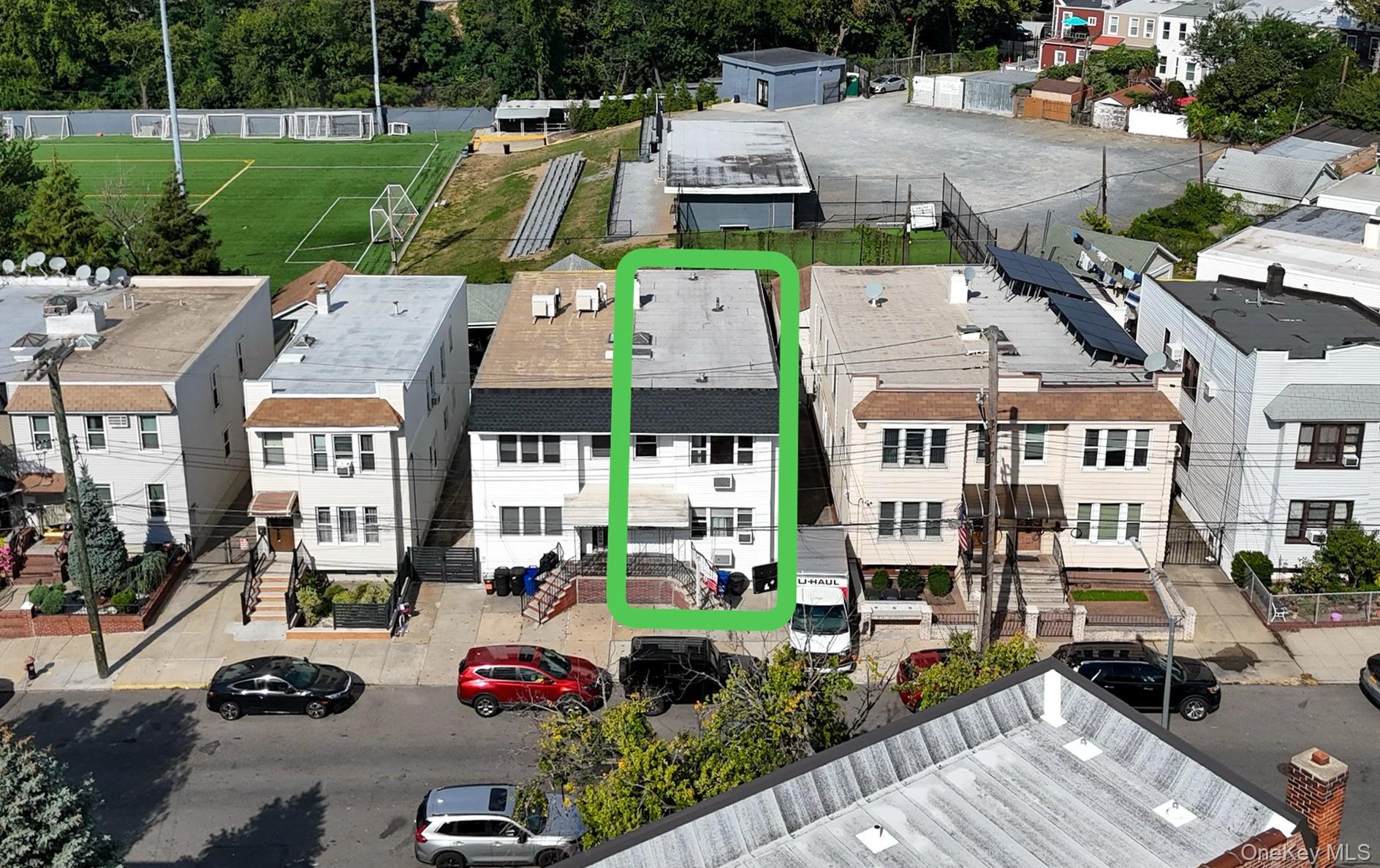 #4 photo, 6167 56th Street, クイーンズ区 Maspeth , NY 11378