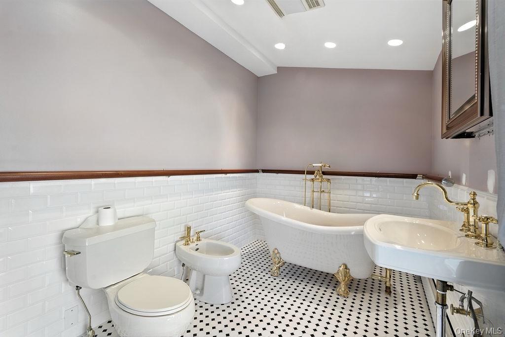 #20 photo, 158-03 82nd Street, Howard Beach , NY 11414