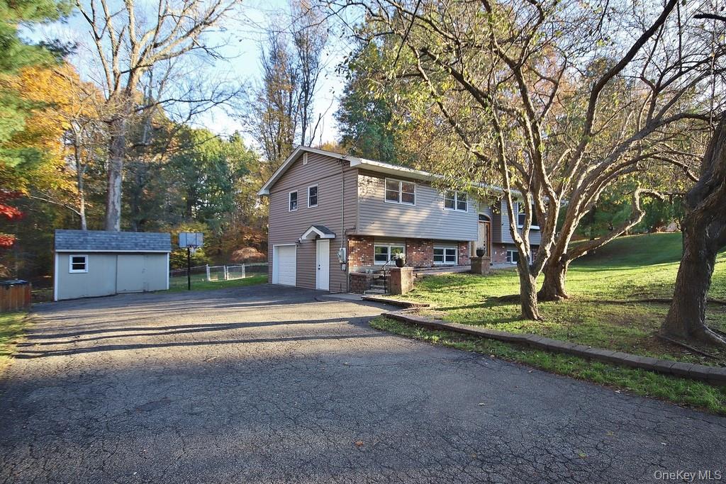 #1 photo, 11 Lakeview Drive, Chester , NY 10918