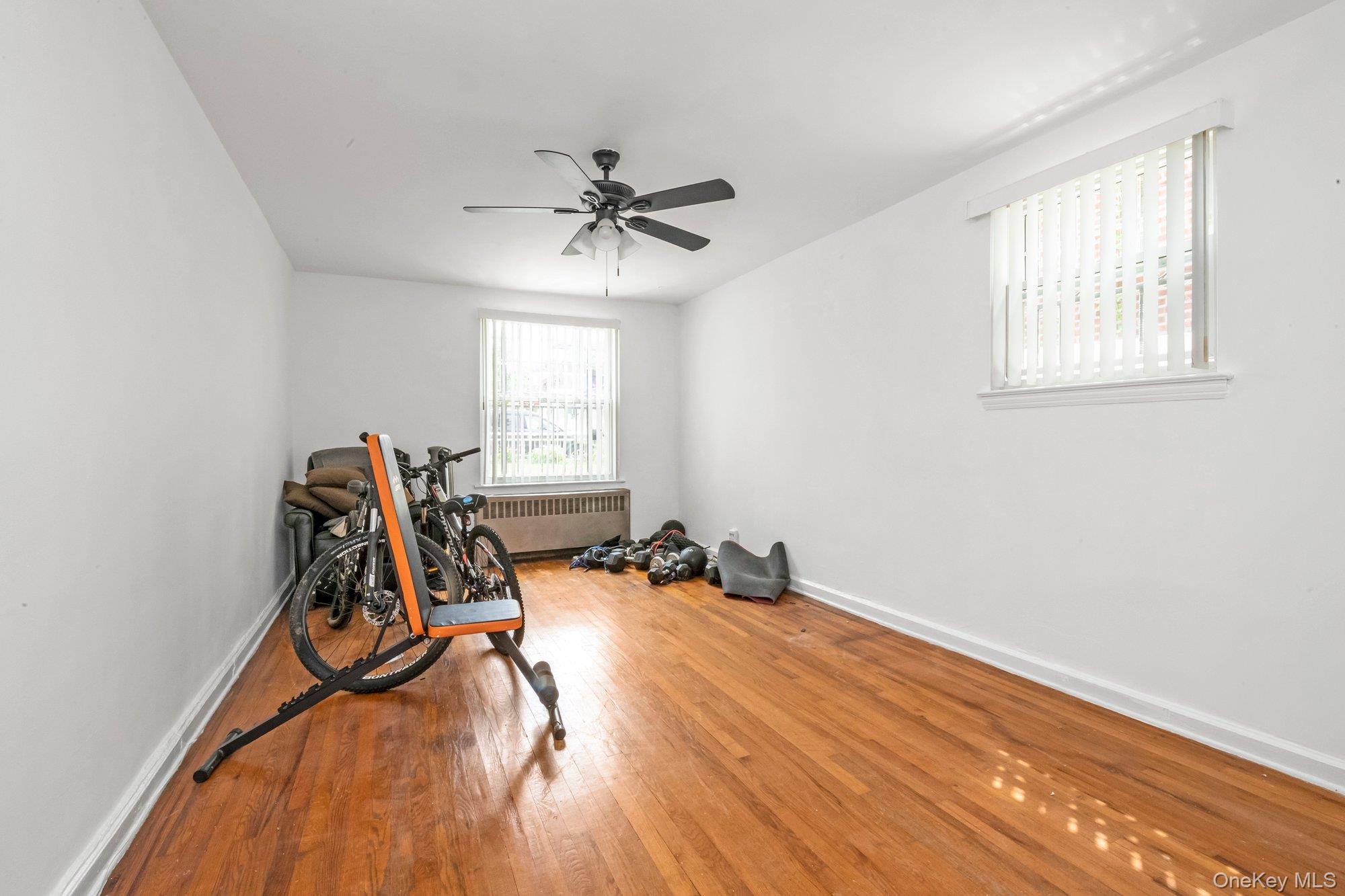 #12 photo, 2711 Young Avenue, ブロンクス区 Bronx , NY 10469