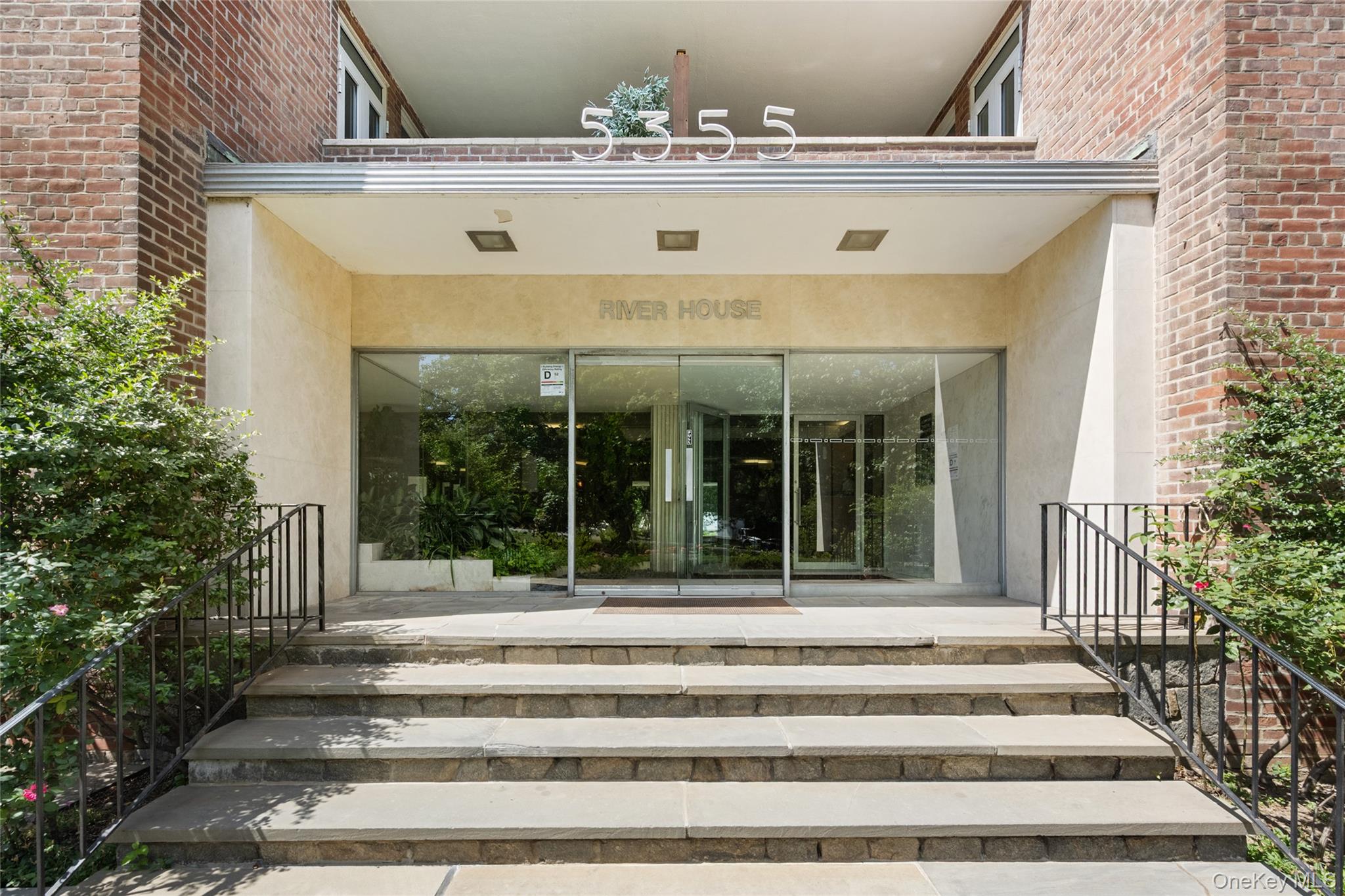 #1 photo, 5355 Henry Hudson Parkway, ब्रोंक्स Bronx , NY 10471