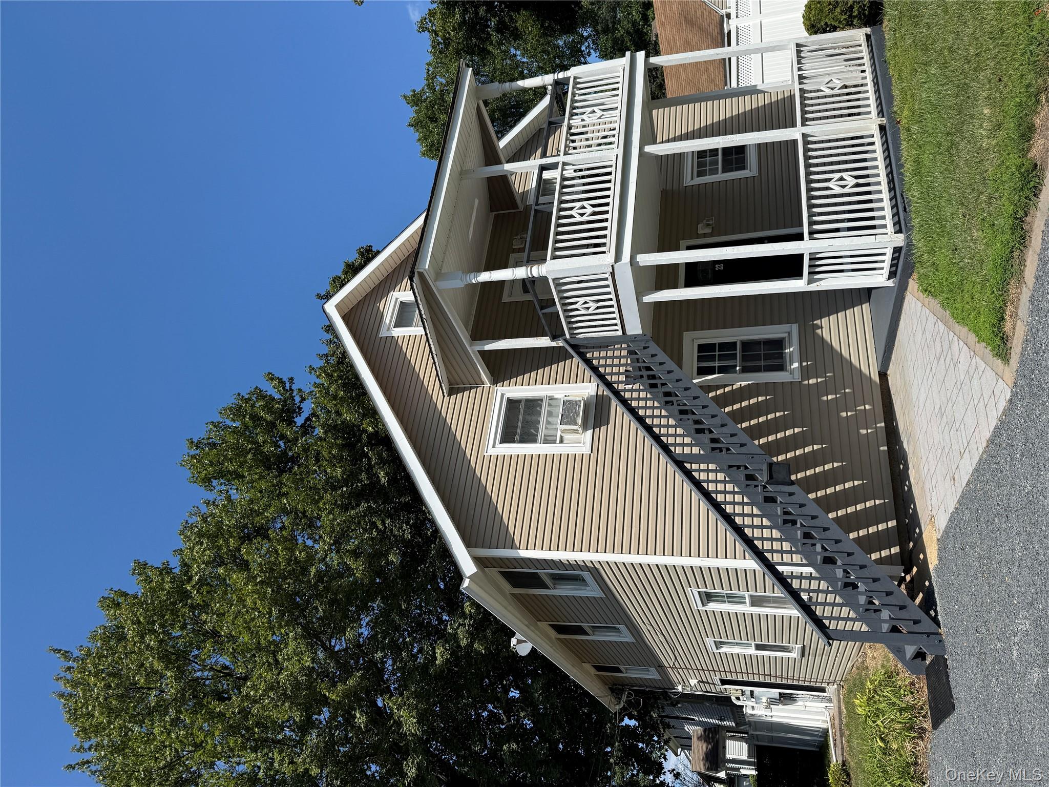 #1 photo, 22 Locust Avenue, 长岛 Glen Head , NY 11545