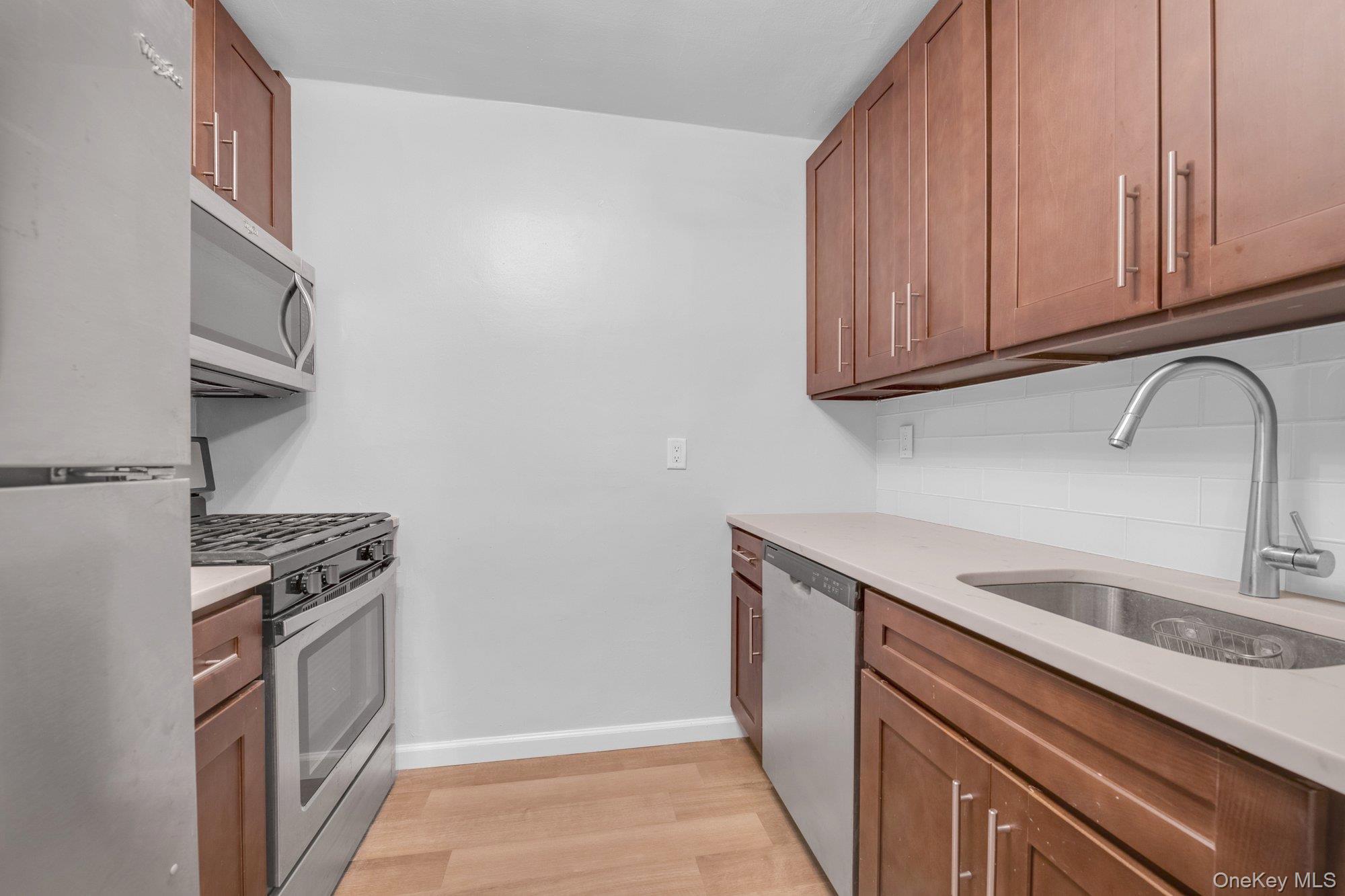 #4 photo, 2 Birchwood Court, ナッソー郡 Mineola , NY 11501