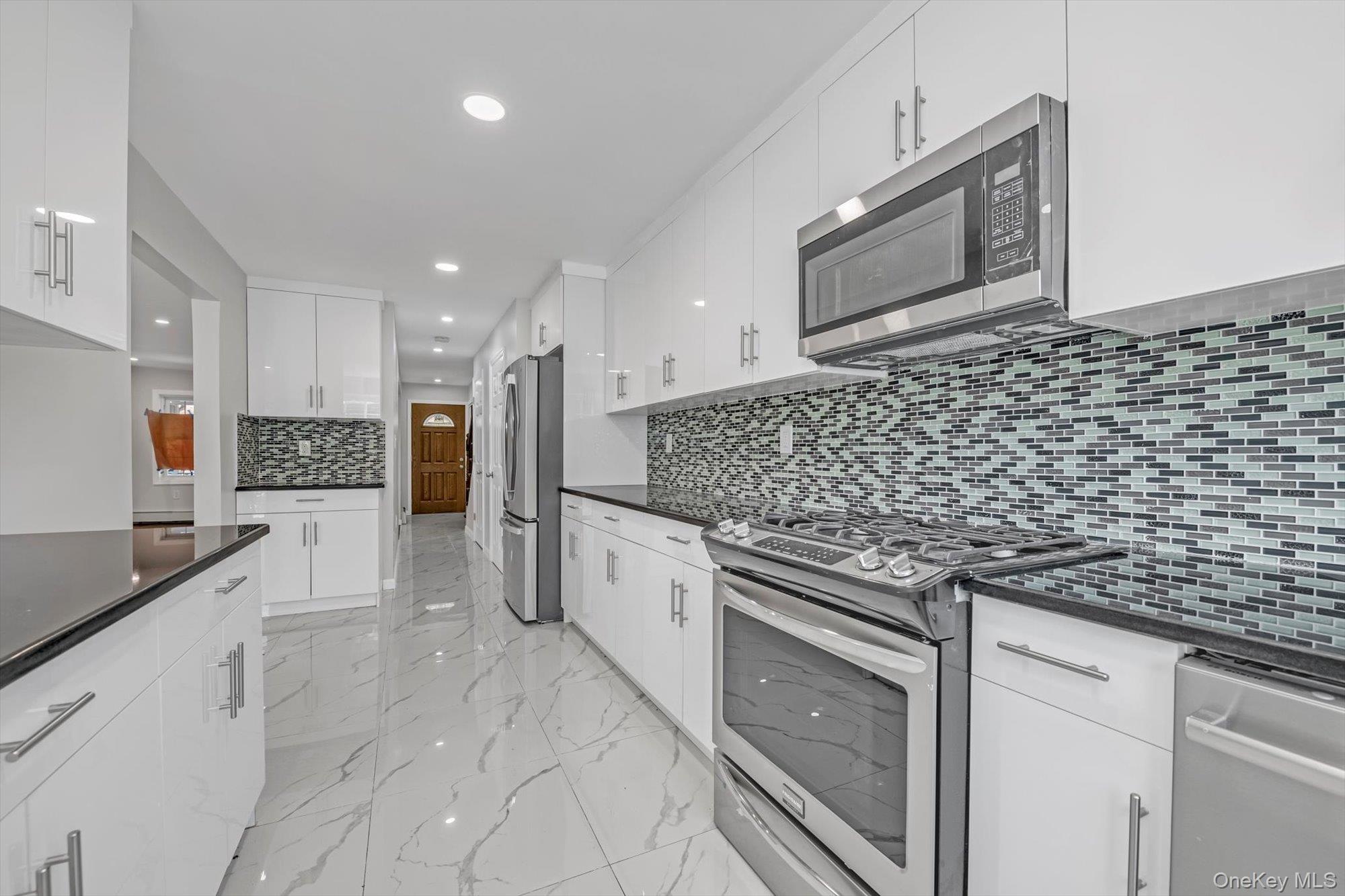 #6 photo, 147-48 76th Road, クイーンズ区 Flushing , NY 11367