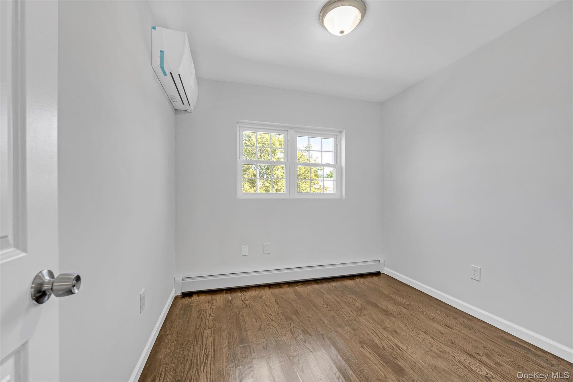 #8 photo, 147-48 76th Road, クイーンズ区 Flushing , NY 11367