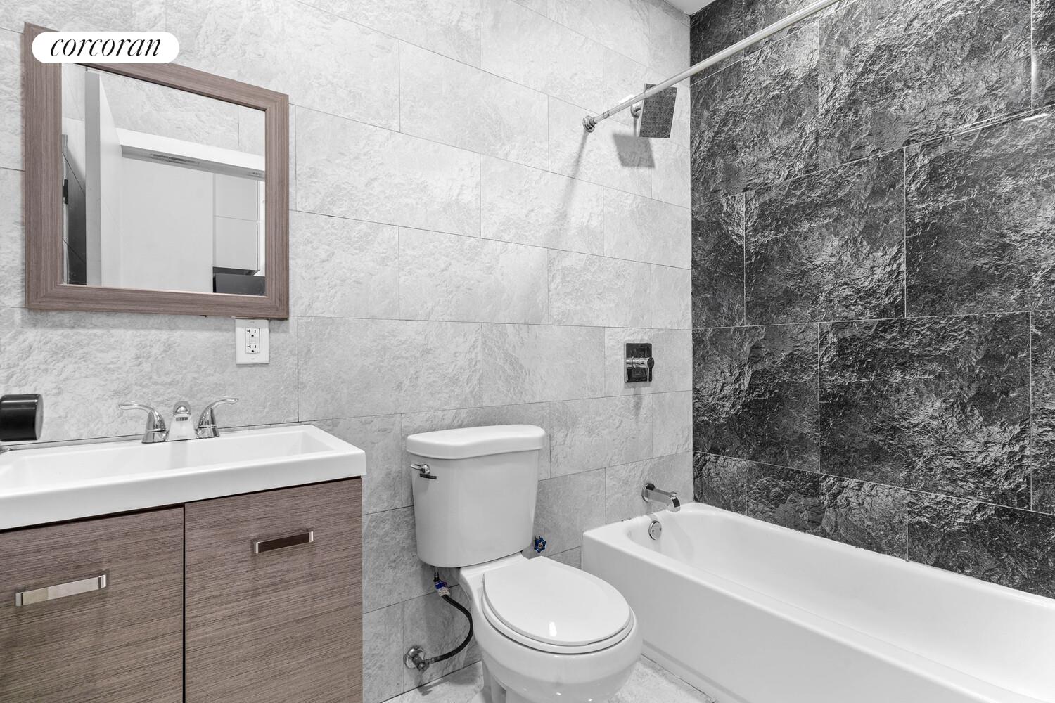 #11 photo, 297 HINSDALE Street, ブルックリン区 East New York , NY 11207