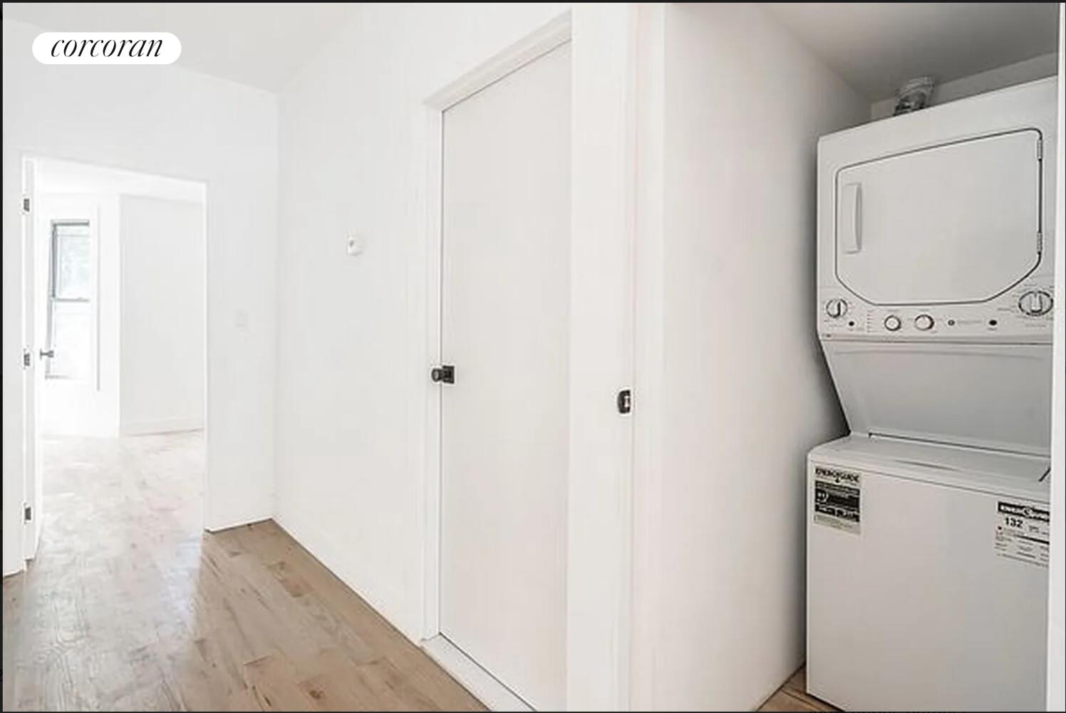 #7 photo, 297 HINSDALE Street, ブルックリン区 East New York , NY 11207