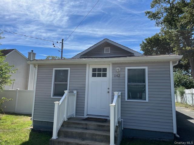 #1 photo, 142 Patchogue Avenue, サフォーク郡 Mastic , NY 11950