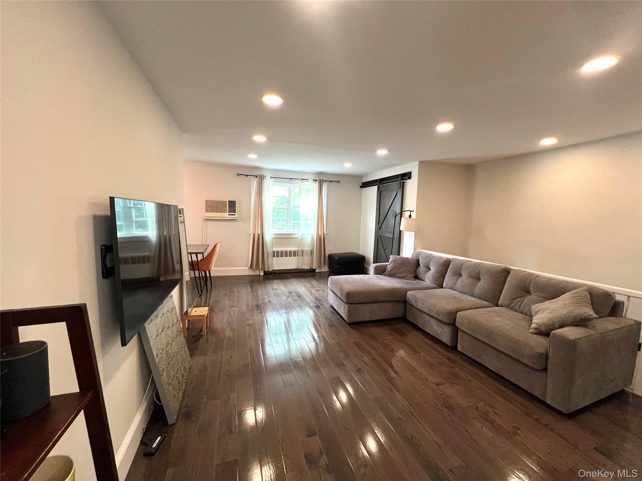 #5 photo, 224-33 Kingsbury Avenue, Oakland Gardens , NY 11364