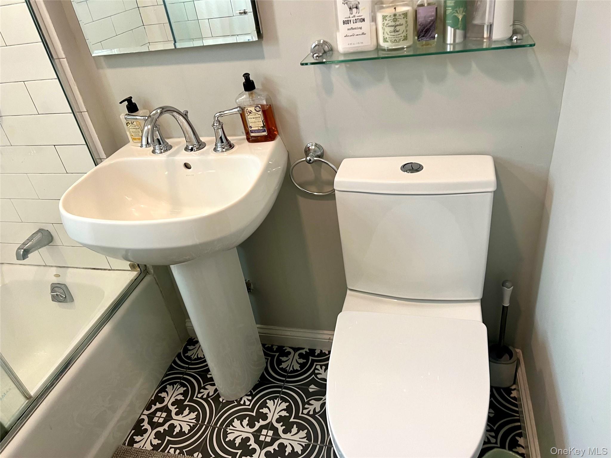 #6 photo, 224-33 Kingsbury Avenue, Oakland Gardens , NY 11364