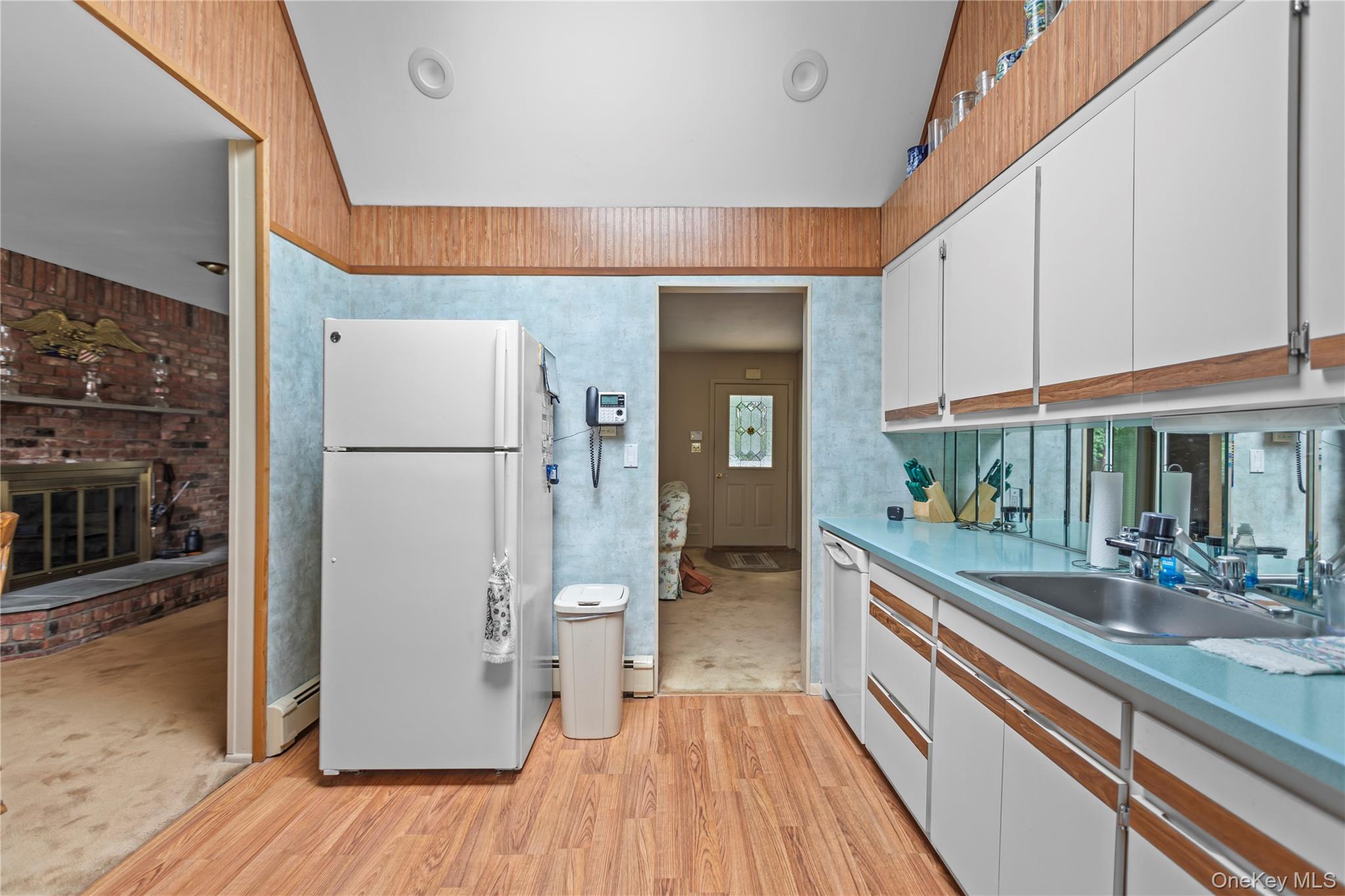 #14 photo, 18 Sterling Place, מחוז סאפוק Sayville , NY 11782