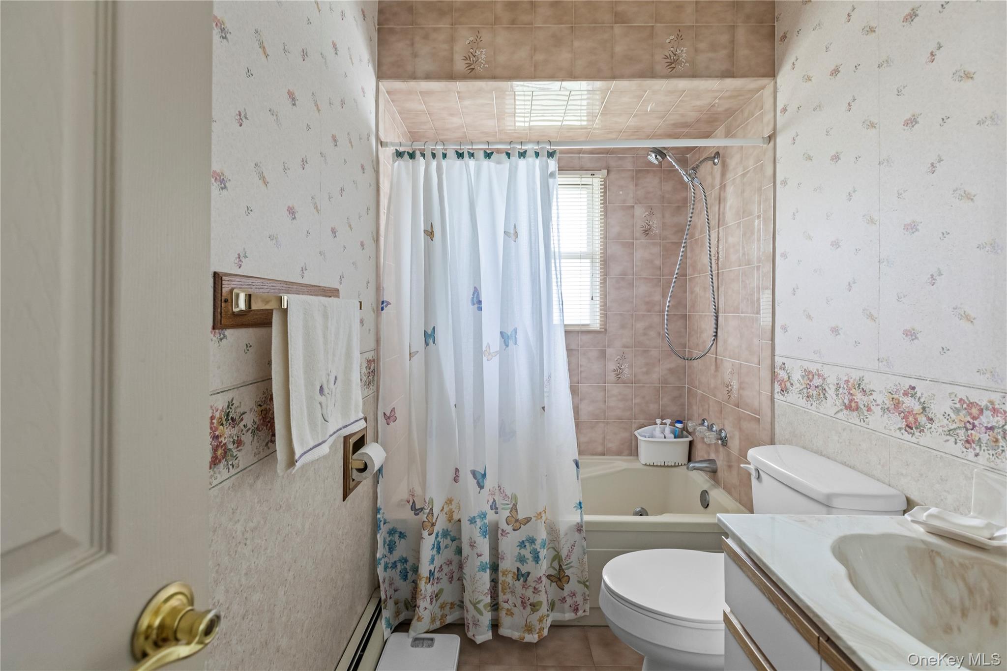 #15 photo, 18 Sterling Place, מחוז סאפוק Sayville , NY 11782