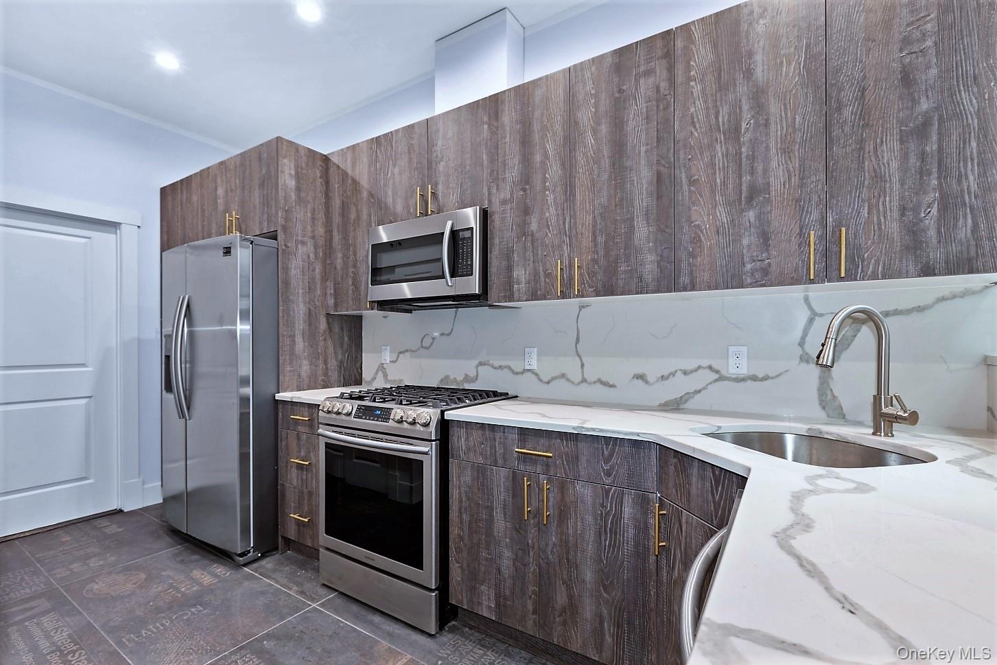 #1 photo, 48-54 46th Street, कुईंस Sunnyside , NY 11377