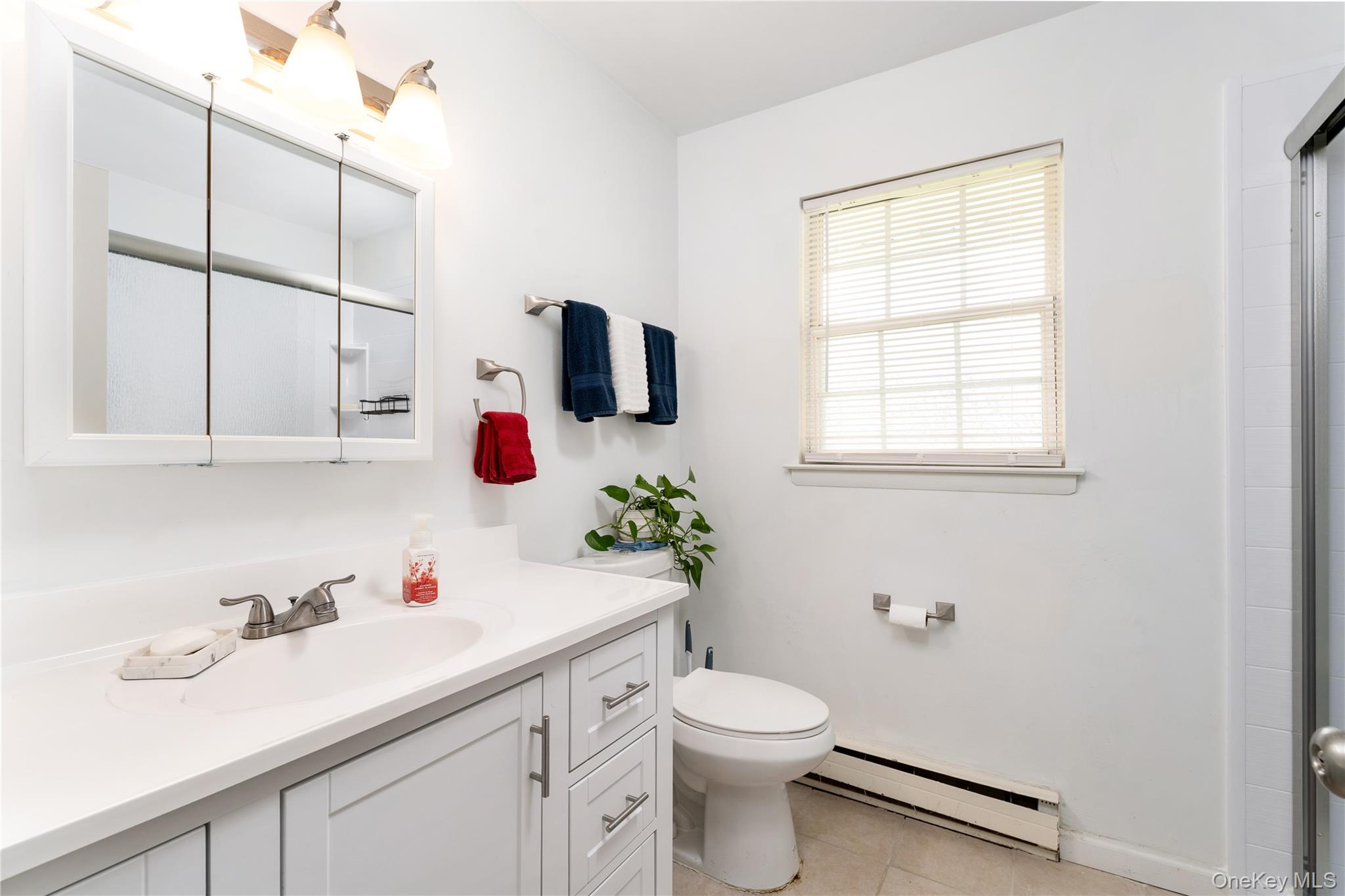 #14 photo, 329 Woodbridge Drive, サフォーク郡 Ridge , NY 11961