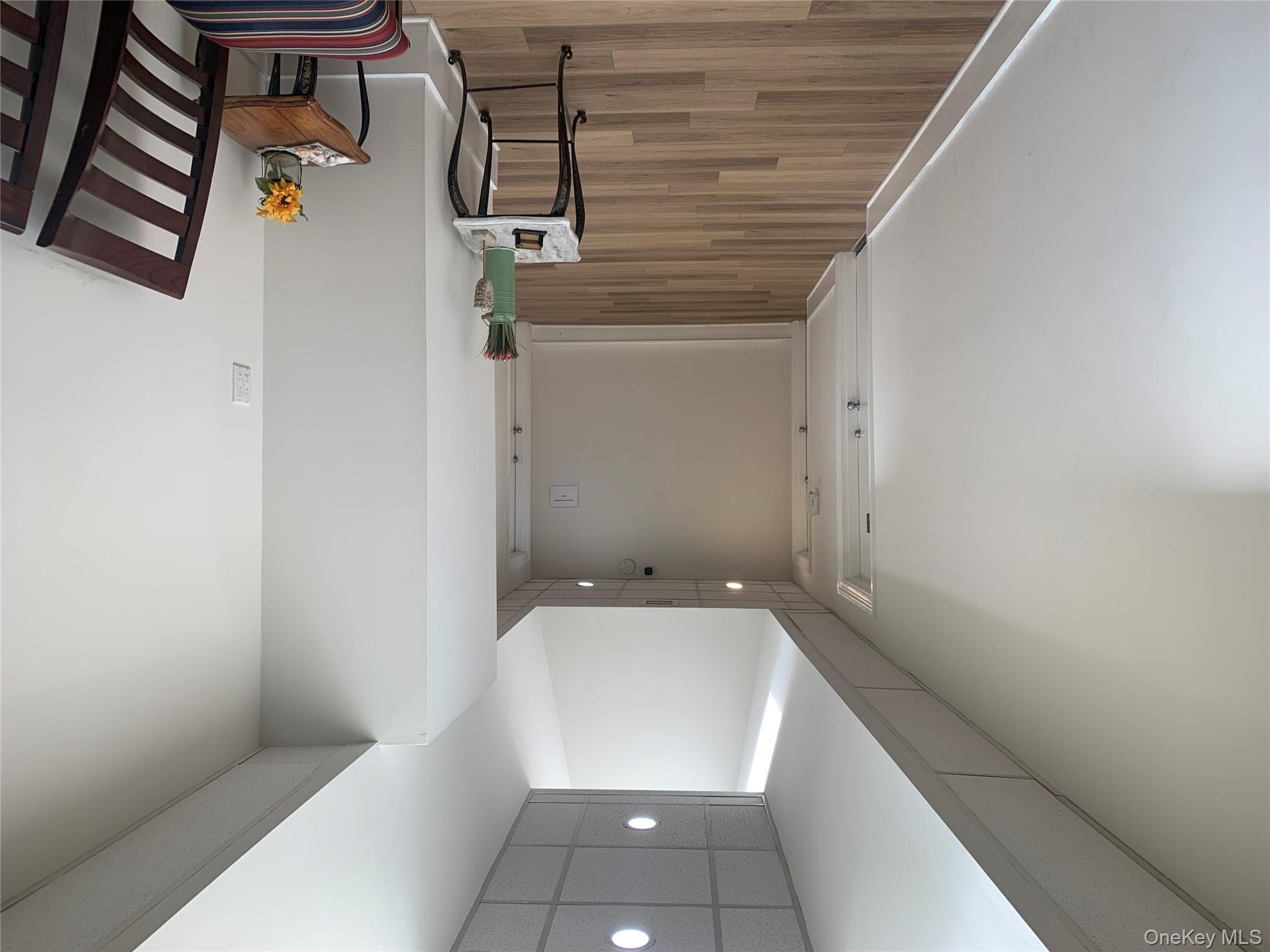 #2 photo, 3-5 Audrey Avenue, ナッソー郡 Oyster Bay , NY 11771