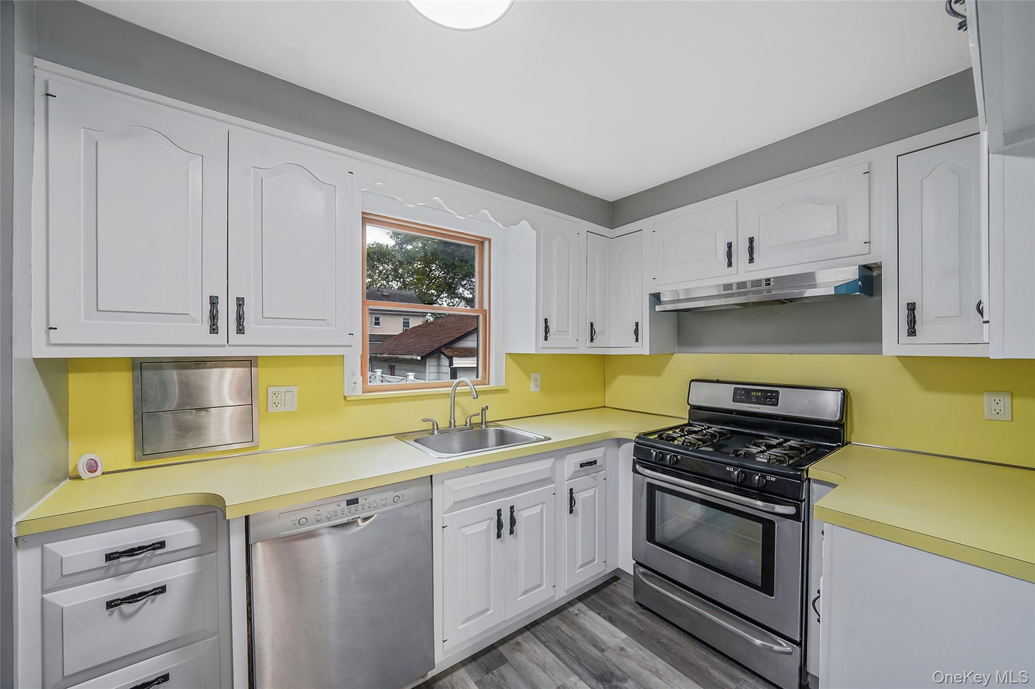 #13 photo, 76 Cambridge Street, ناسو Valley Stream , NY 11581