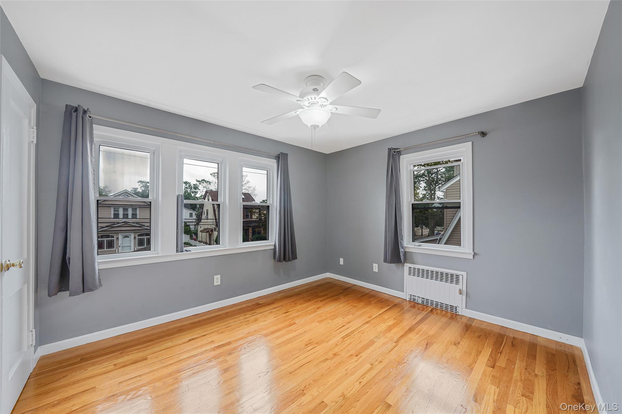 #17 photo, 76 Cambridge Street, ناسو Valley Stream , NY 11581