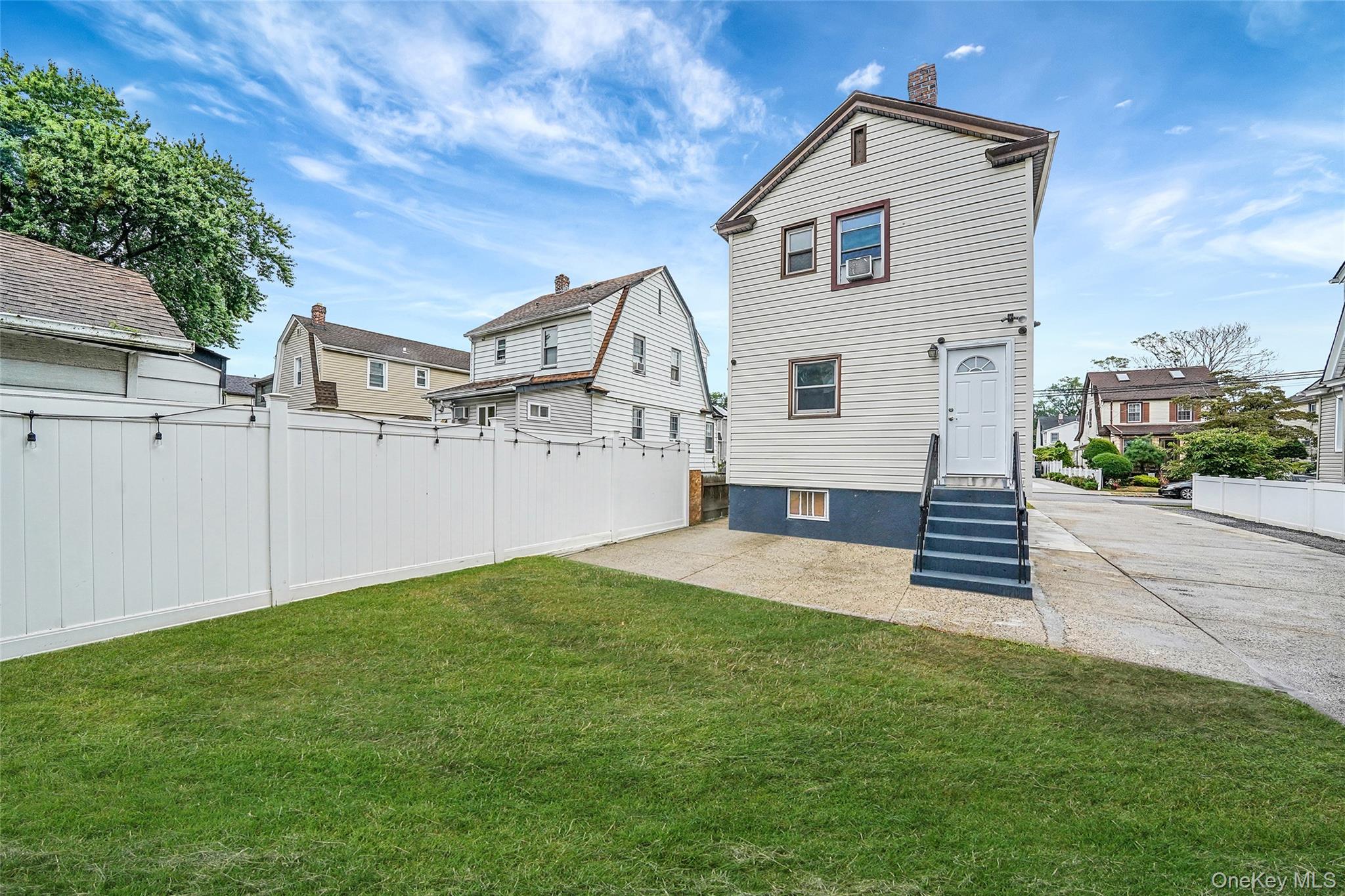 #5 photo, 76 Cambridge Street, ناسو Valley Stream , NY 11581