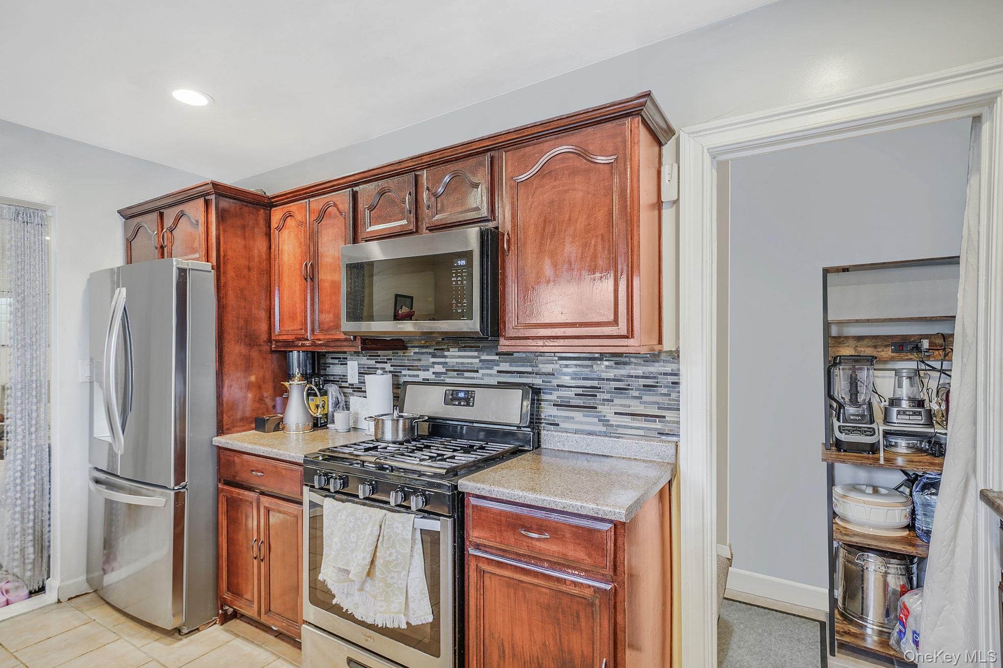 #10 photo, 107 E 9th Street, Huntington Station , NY 11746