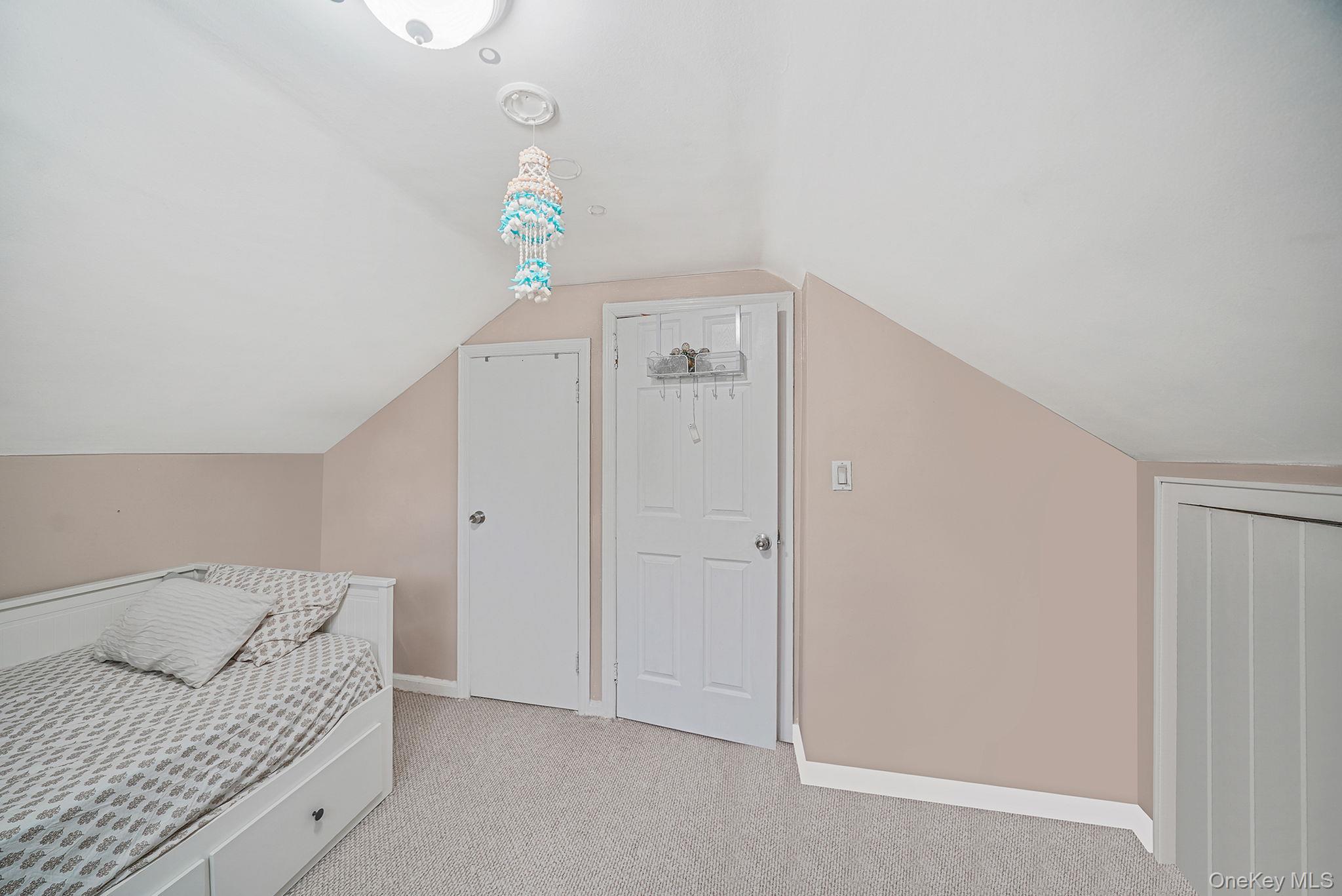 #18 photo, 107 E 9th Street, Huntington Station , NY 11746