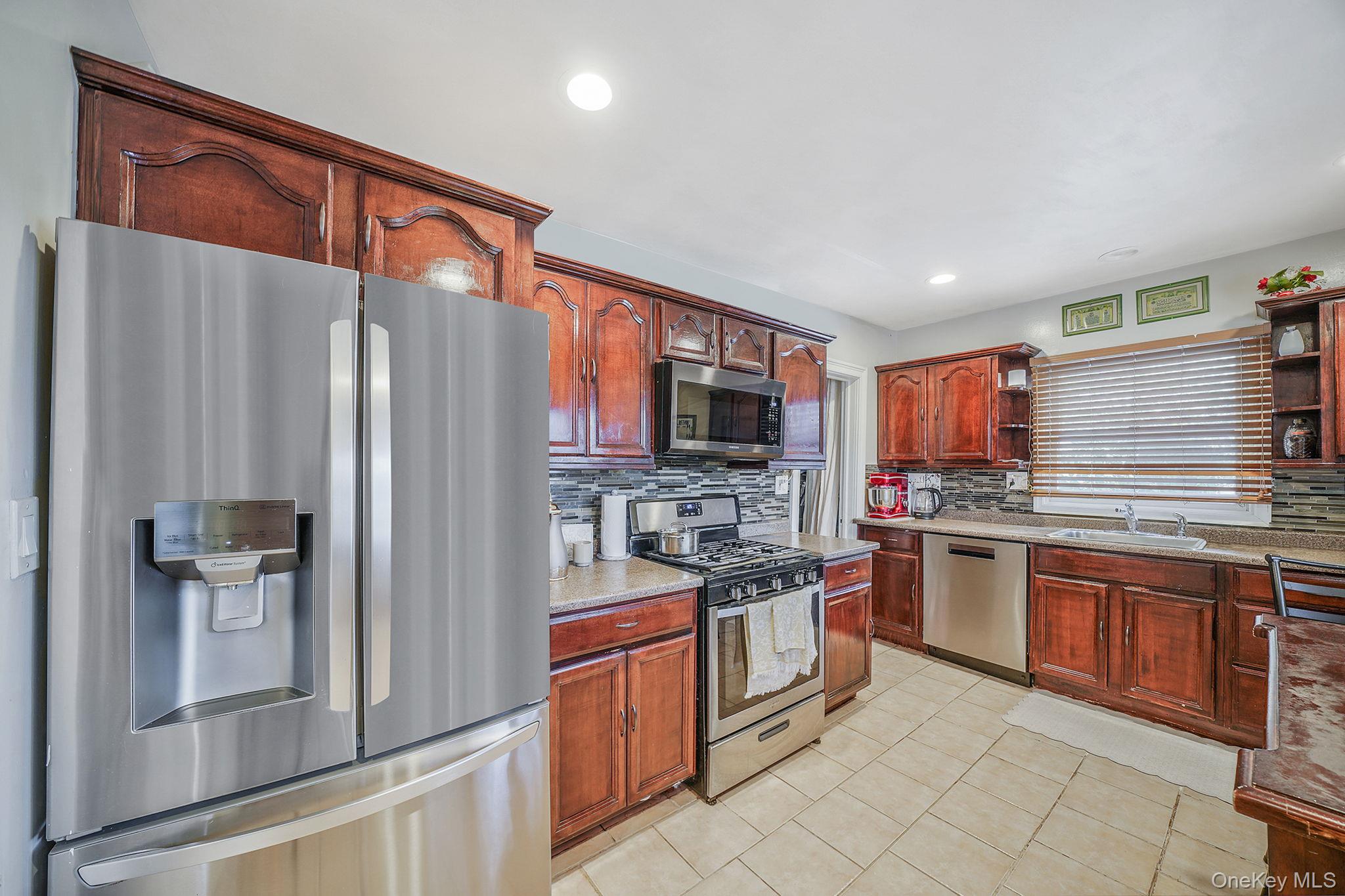 #8 photo, 107 E 9th Street, Huntington Station , NY 11746