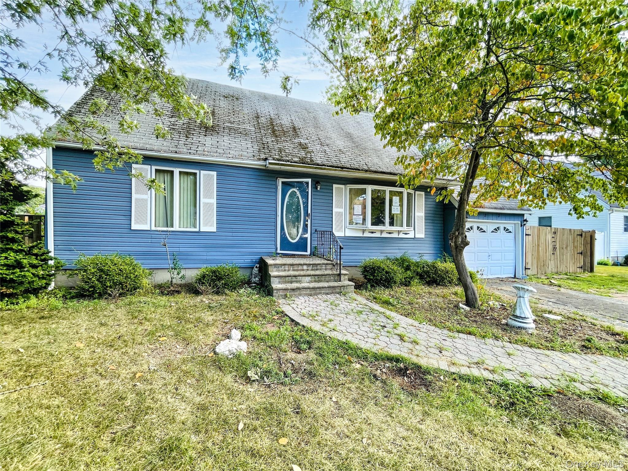 #1 photo, 23 Woods Lane, サフォーク郡 Centereach , NY 11720