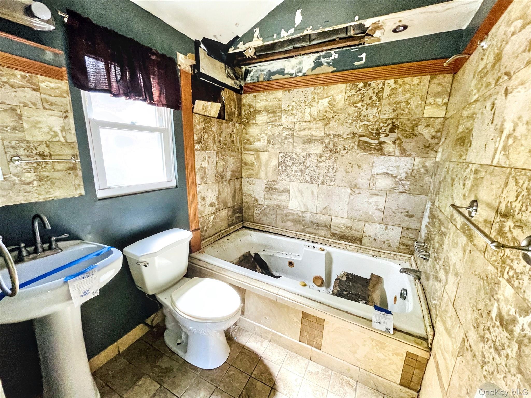 #12 photo, 23 Woods Lane, サフォーク郡 Centereach , NY 11720